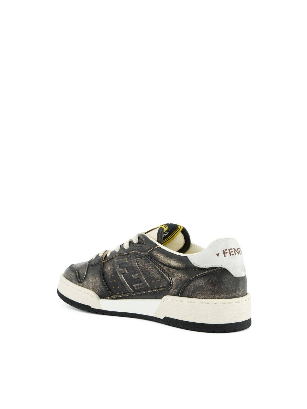 Sneakers realizzate in pelle. 8E9084 B17YF1XJT FENDI 
