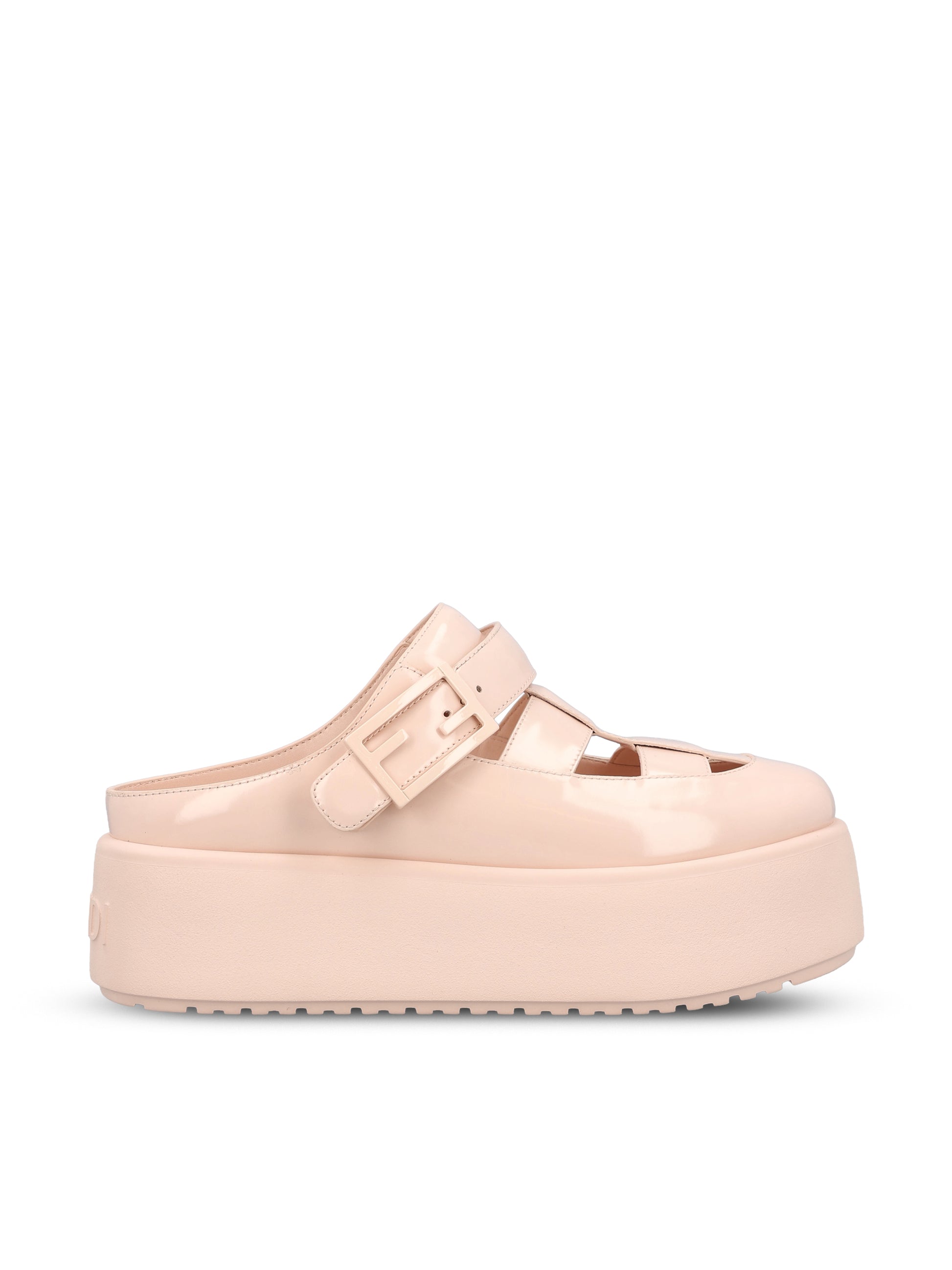 Sabot realizzate in pelle di vitello. 8R8997 69FF0QE5 FENDI 