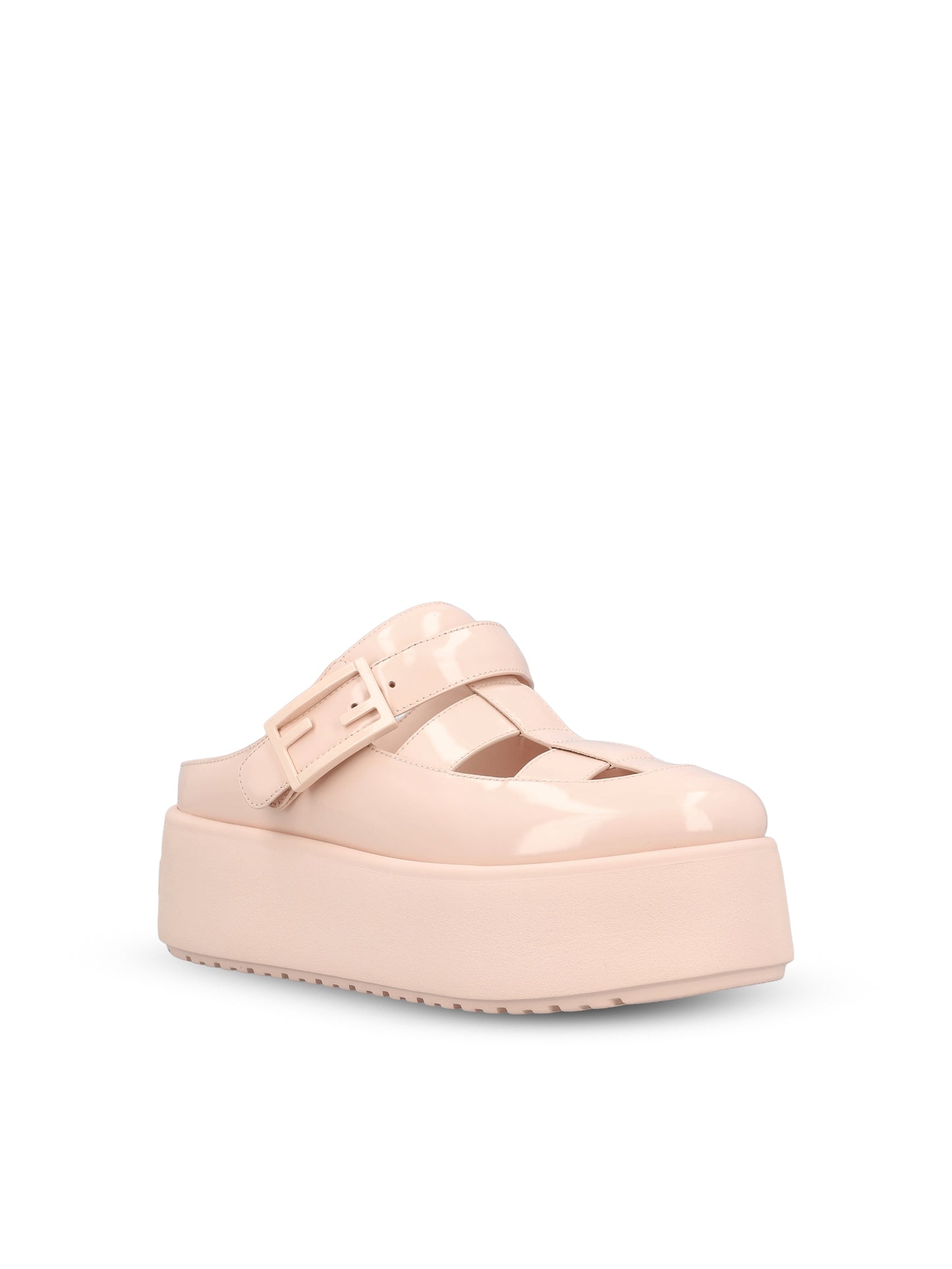 Sabot realizzate in pelle di vitello. 8R8997 69FF0QE5 FENDI 