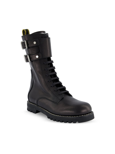 Stivali realizzati in pelle di vitello. 8T9050 AY0NF0QA1 FENDI 