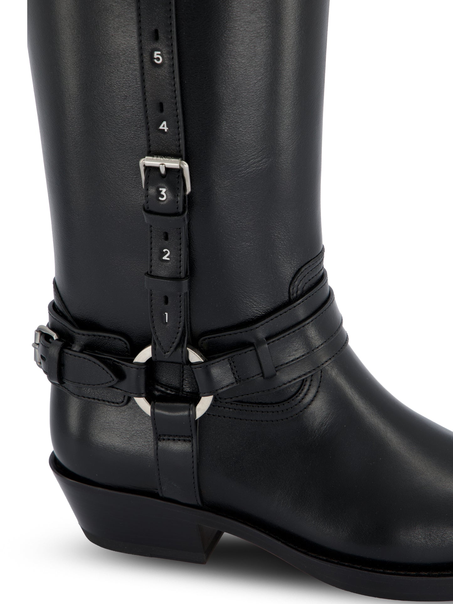 Stivale in pelle 8W9070 NA7F0QA1 FENDI 