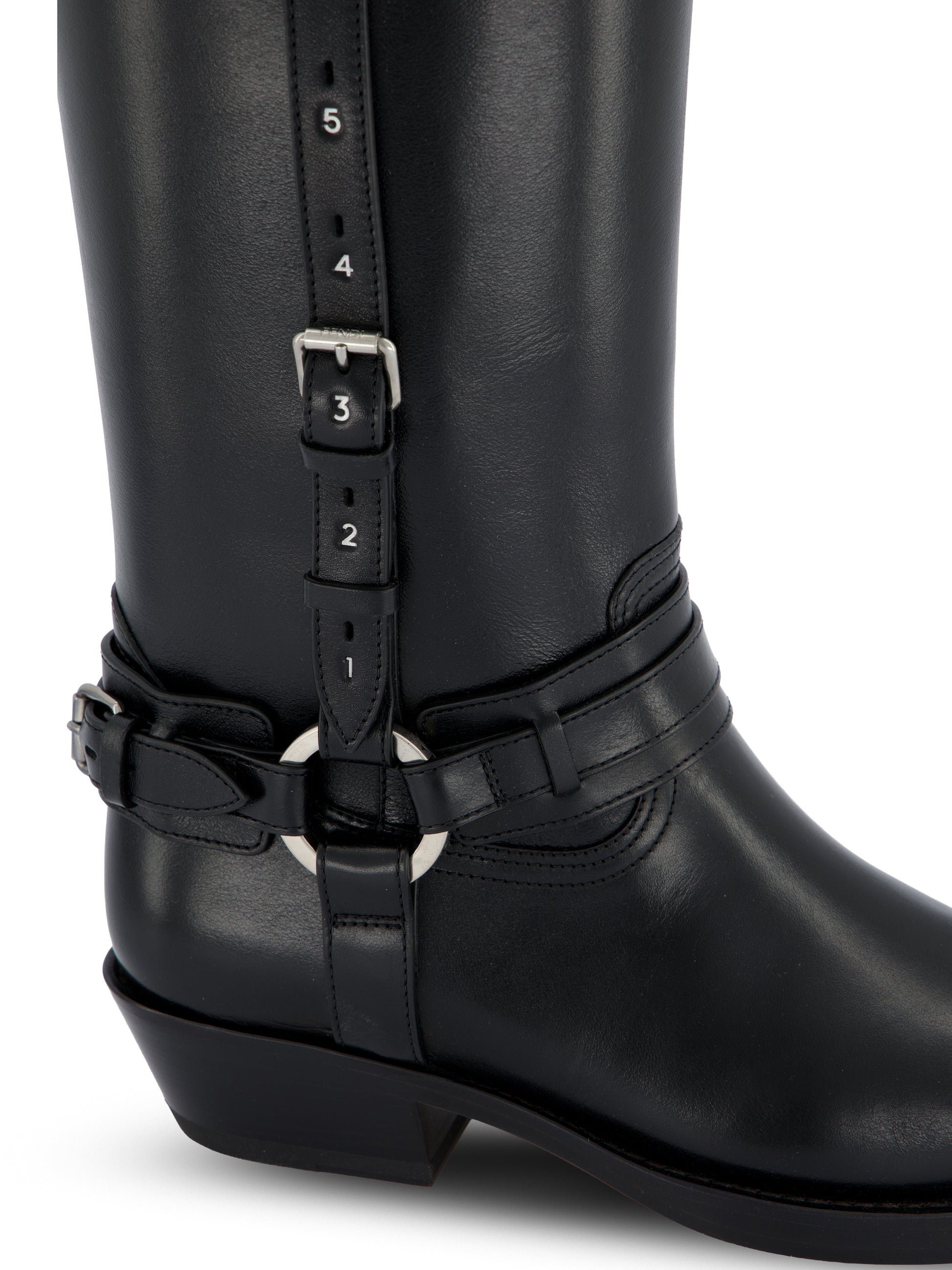 Stivale in pelle 8W9070 NA7F0QA1 FENDI 