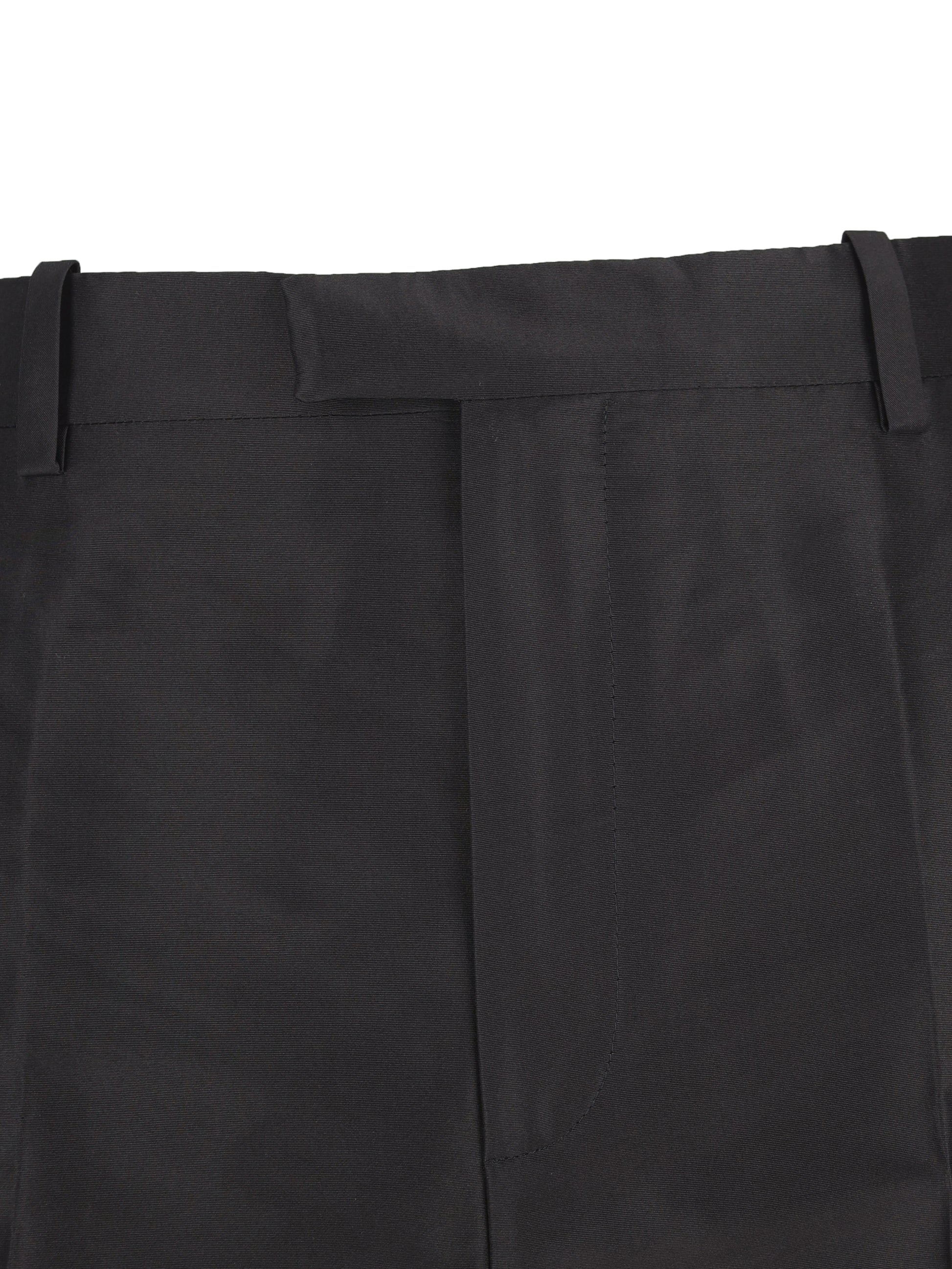 Pantaloni realizzati in seta. 865225 ZAU9E1000 GUCCI 