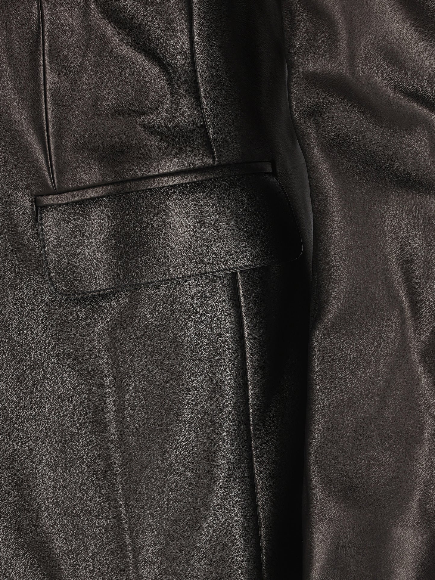 Cappotto realizzato in pelle. 869677 XNBC91000 GUCCI 