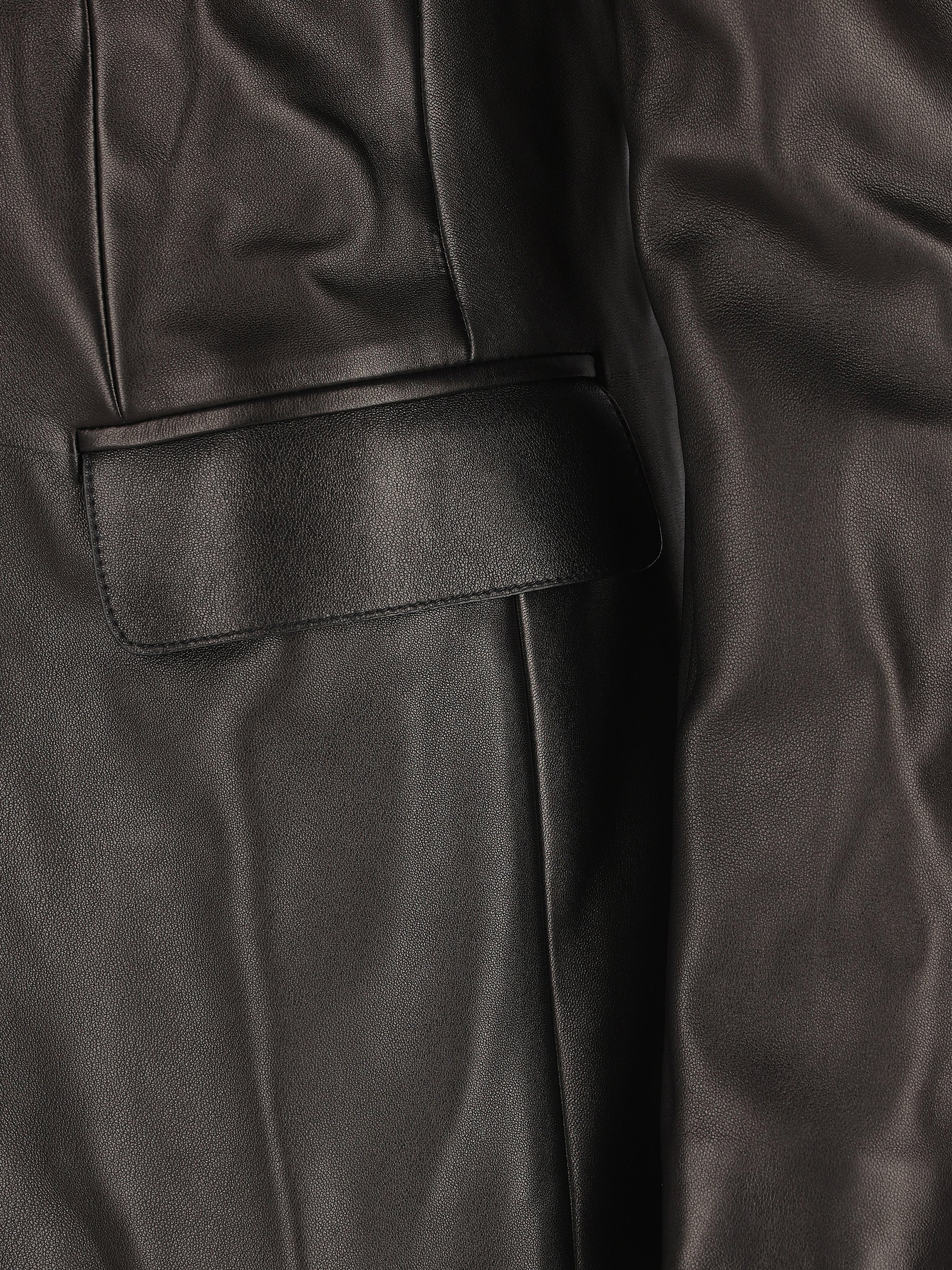 Cappotto realizzato in pelle. 869677 XNBC91000 GUCCI 