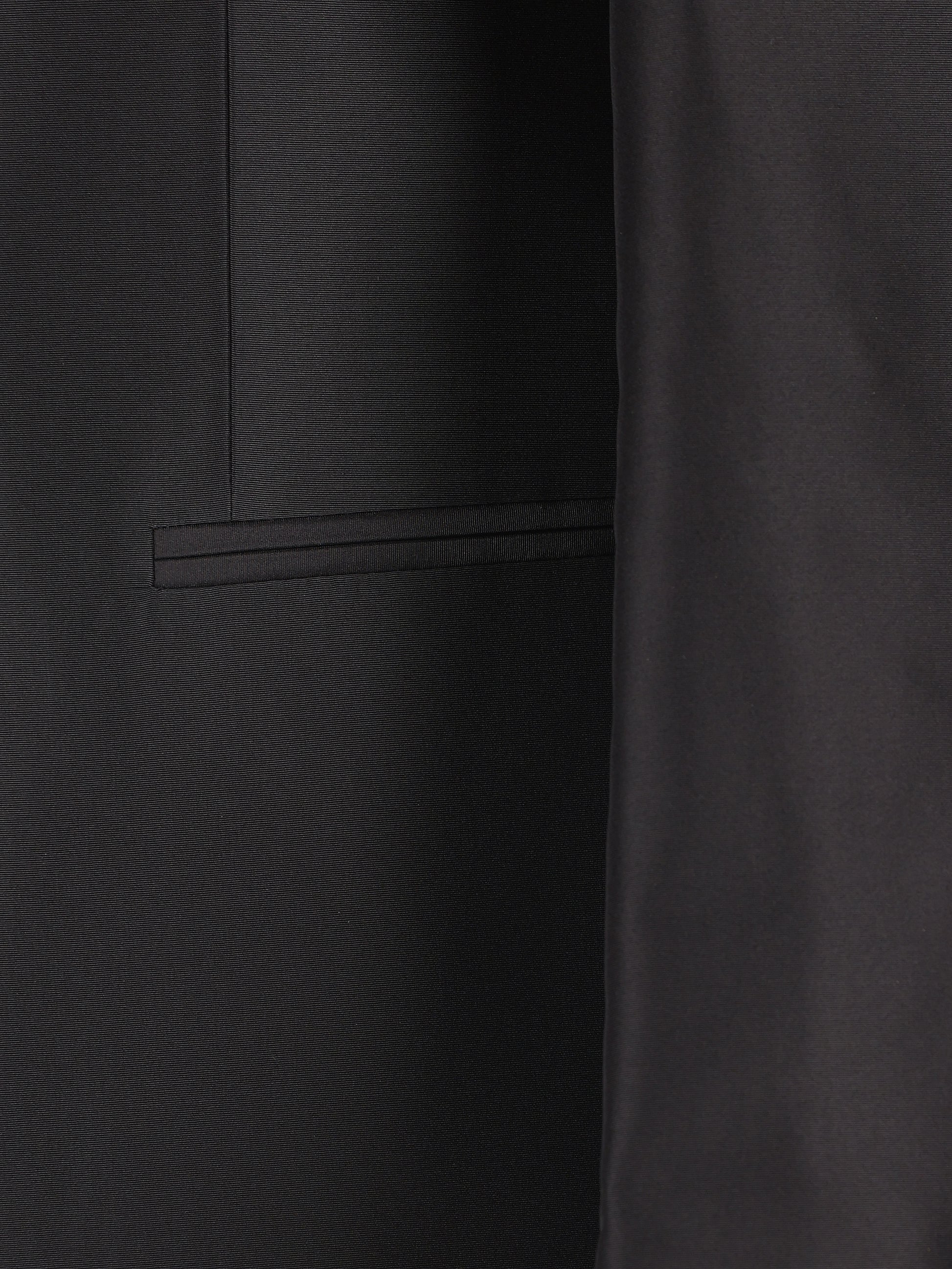 Giacca realizzata in seta. A002FW ZAU9E1000 GUCCI 