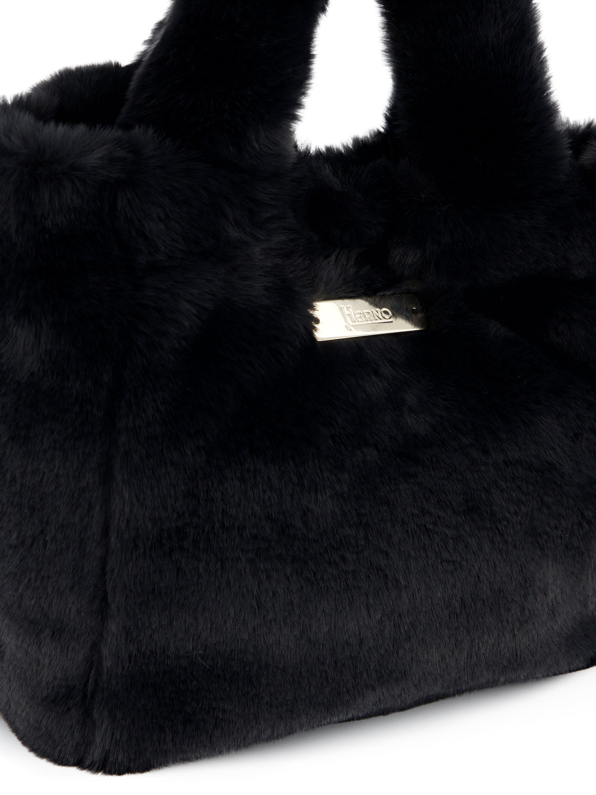 Borsa realizzata in pelliccia sintetica. BAG00012D 124229300 HERNO 