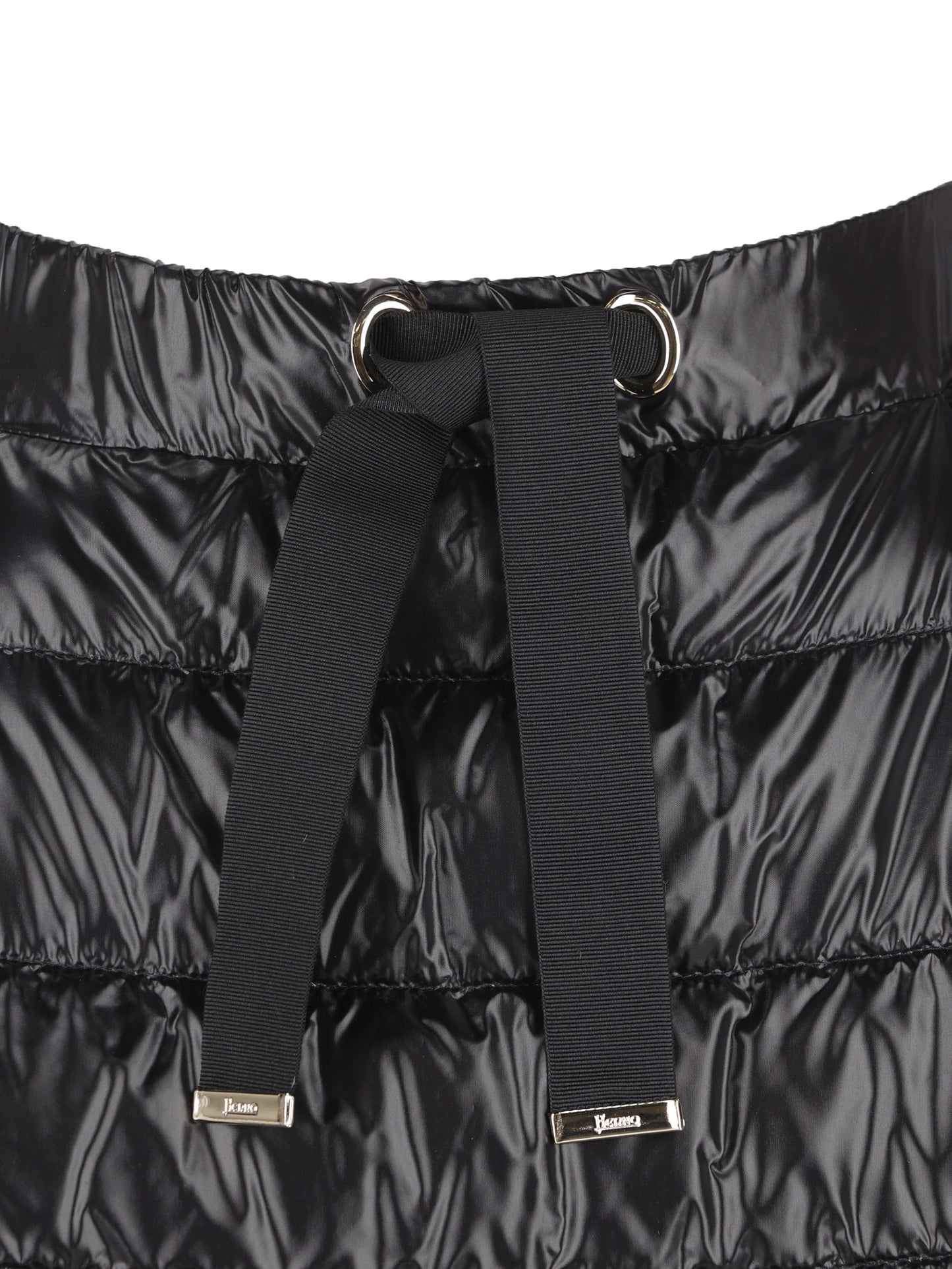 Gonna realizzata in nylon. GP000002D 12017Z9300 HERNO 