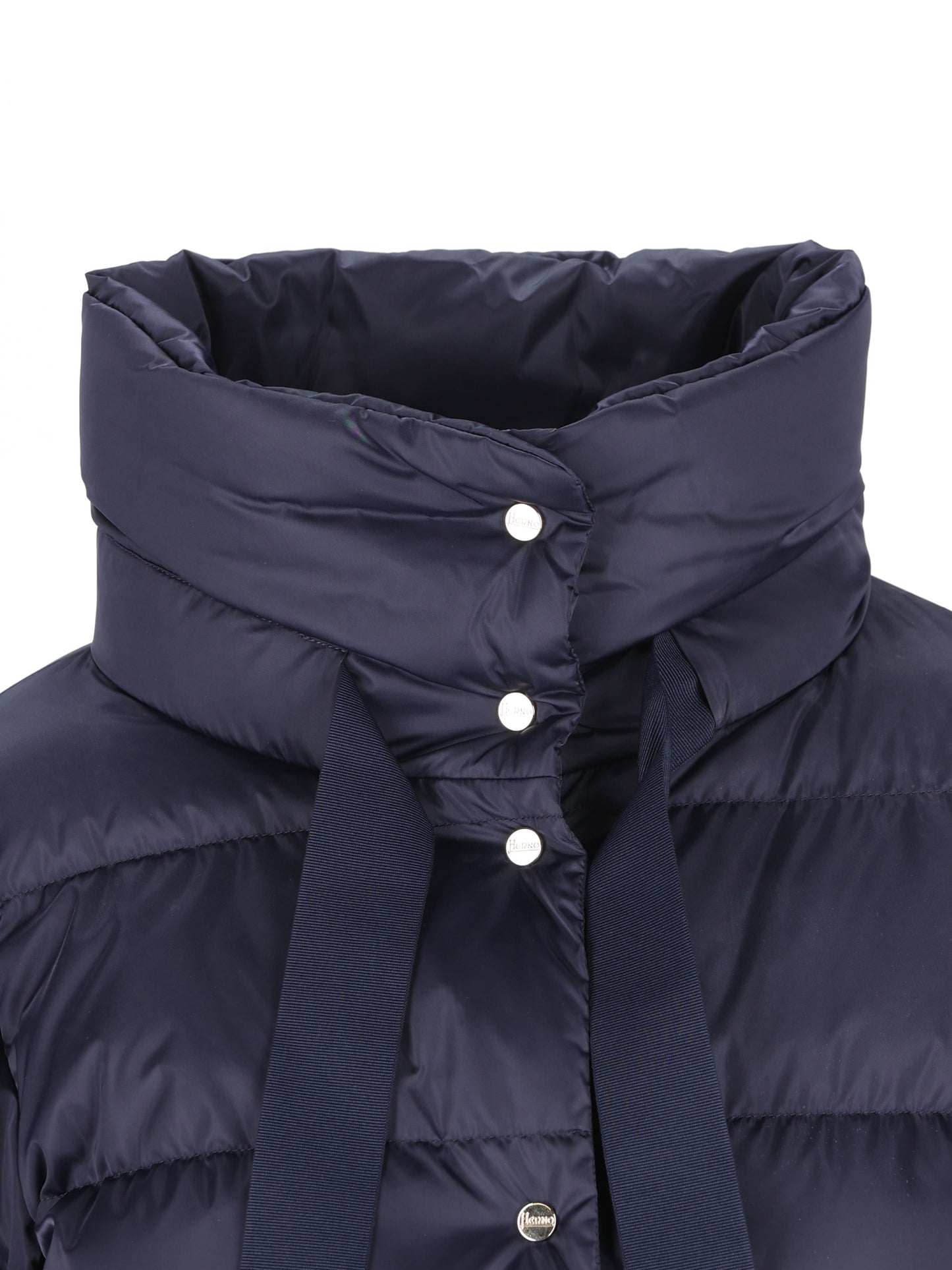 Piumino corto in raso. PI001936D 12170Z9202 HERNO 