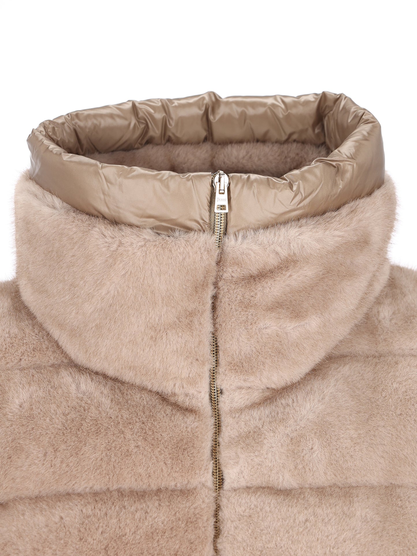 Gilet realizzato in poliestere. PI002282D 129411985 HERNO 