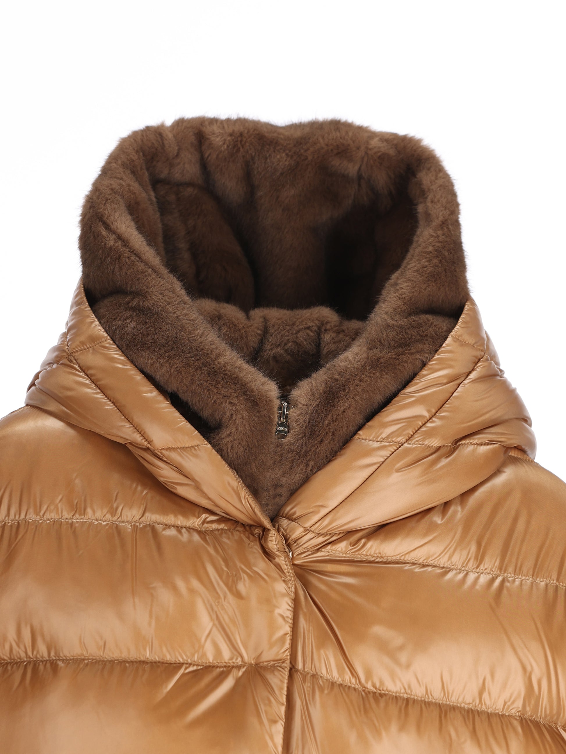 Giacca realizzata in poliammide. PI002312D 12017Z2157 HERNO 