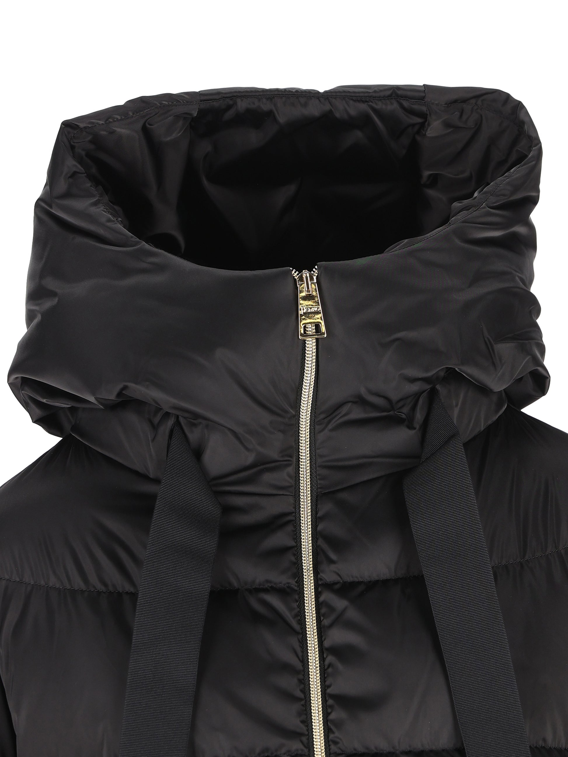 Piumino realizzato in poliestere. PI1304D 12170Z9300 HERNO 