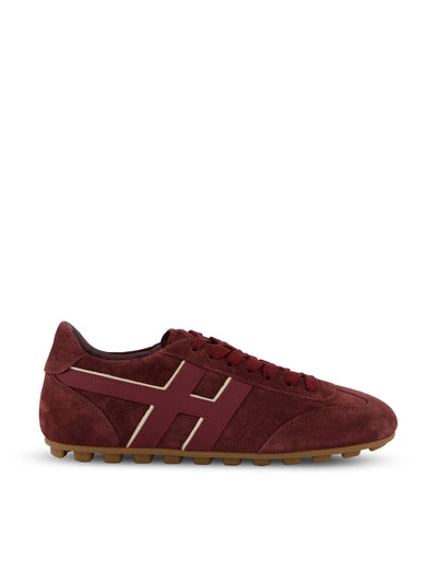 Sneakers realizzate in pelle scamosciata. HXW6930GJ00VGB 0CPJ HOGAN 