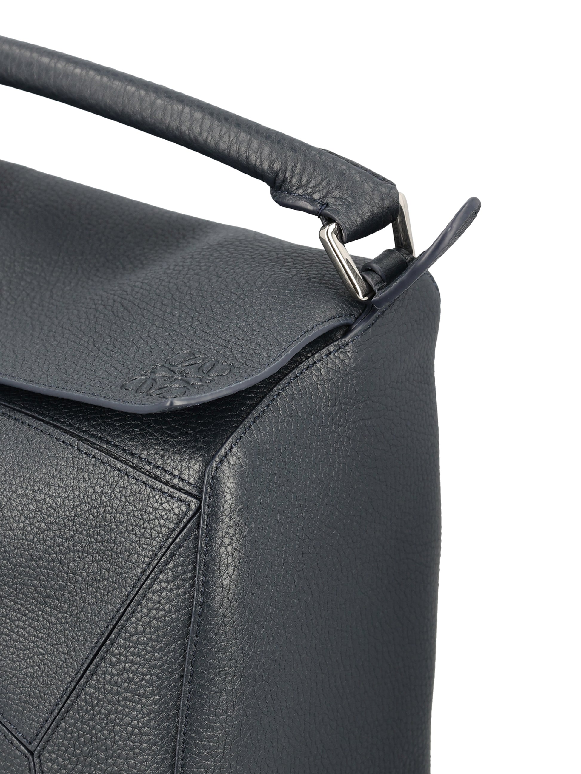 Borsa realizzata in pelle. B510PNLX03 5544 LOEWE 