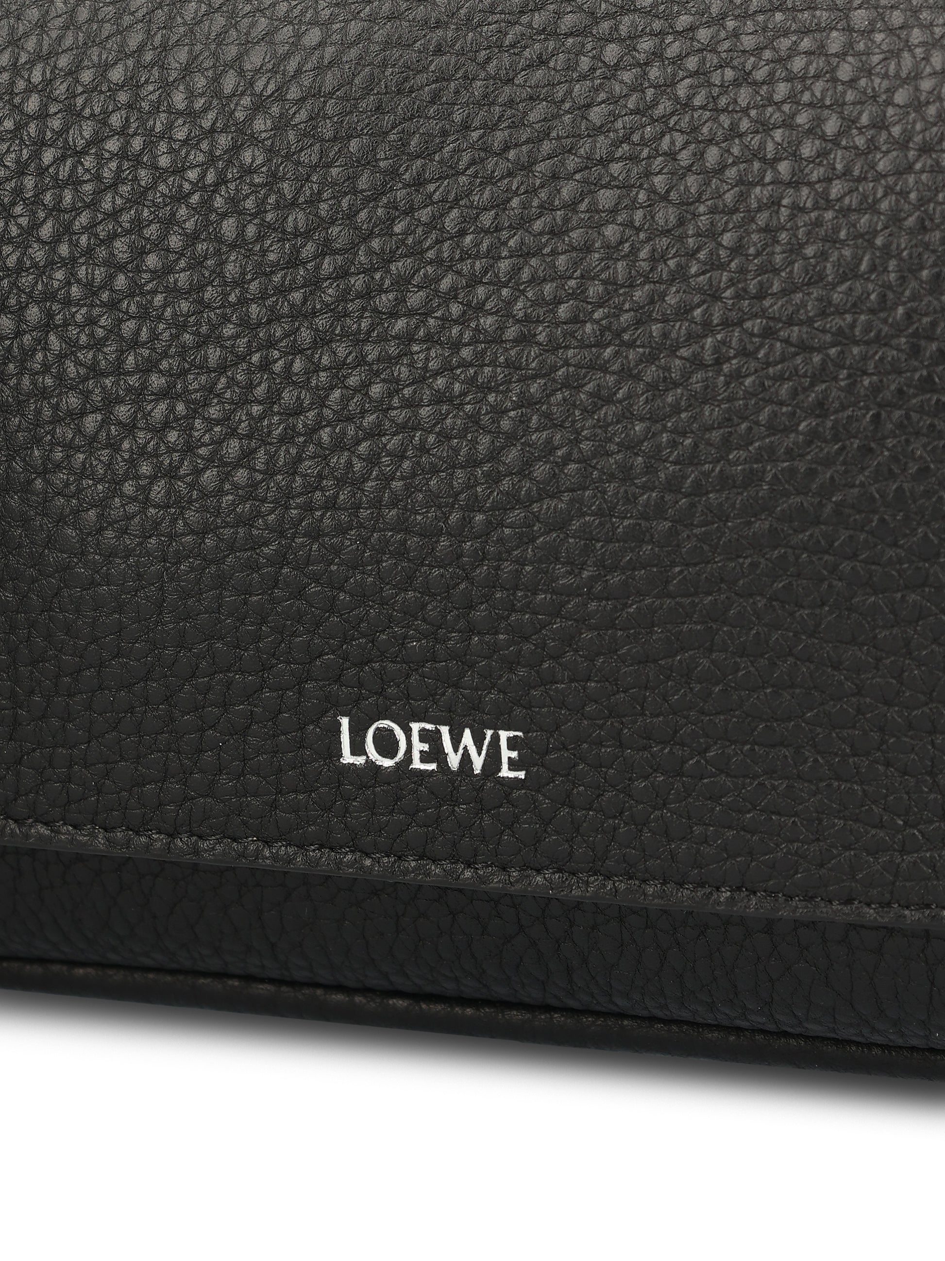 Borsa realizzata in pelle. BANBPCBX04 1100 LOEWE 