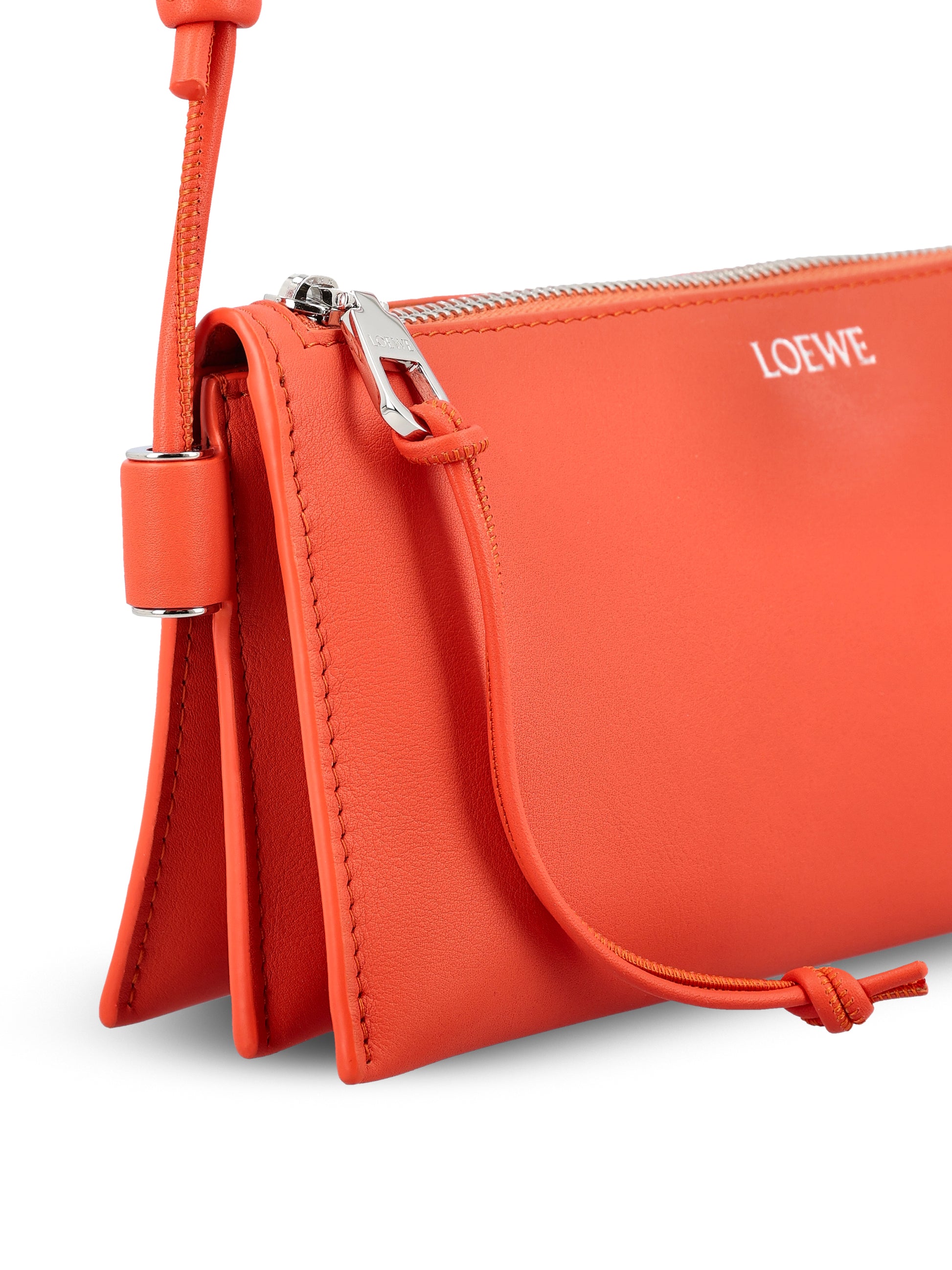 Pochette in nappa di vitello. C630R10X03 5557 LOEWE 
