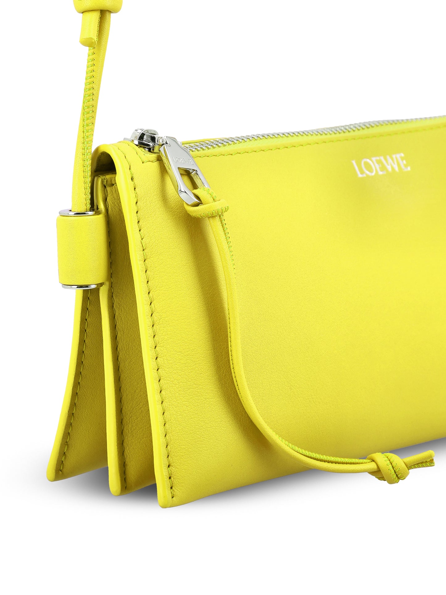 Pochette in nappa di vitello. C630R10X03 8240 LOEWE 