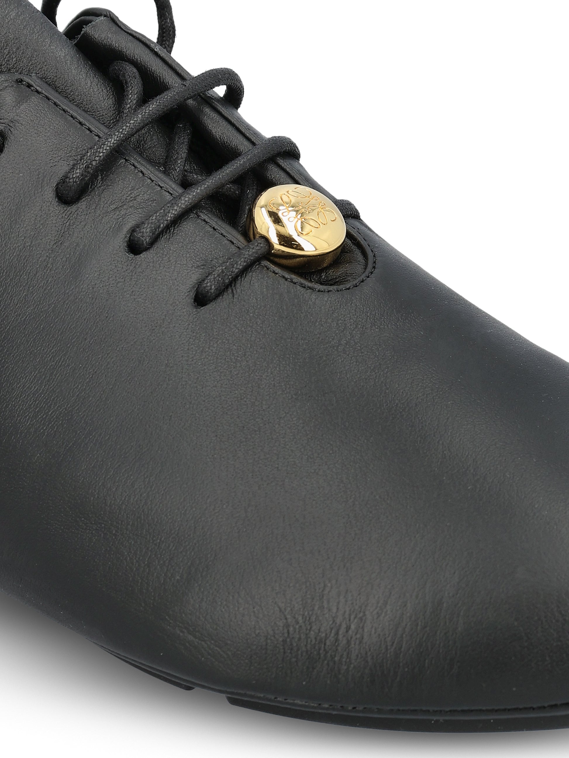 Scarpe realizzate in pelle. L815284X18 1100 LOEWE 