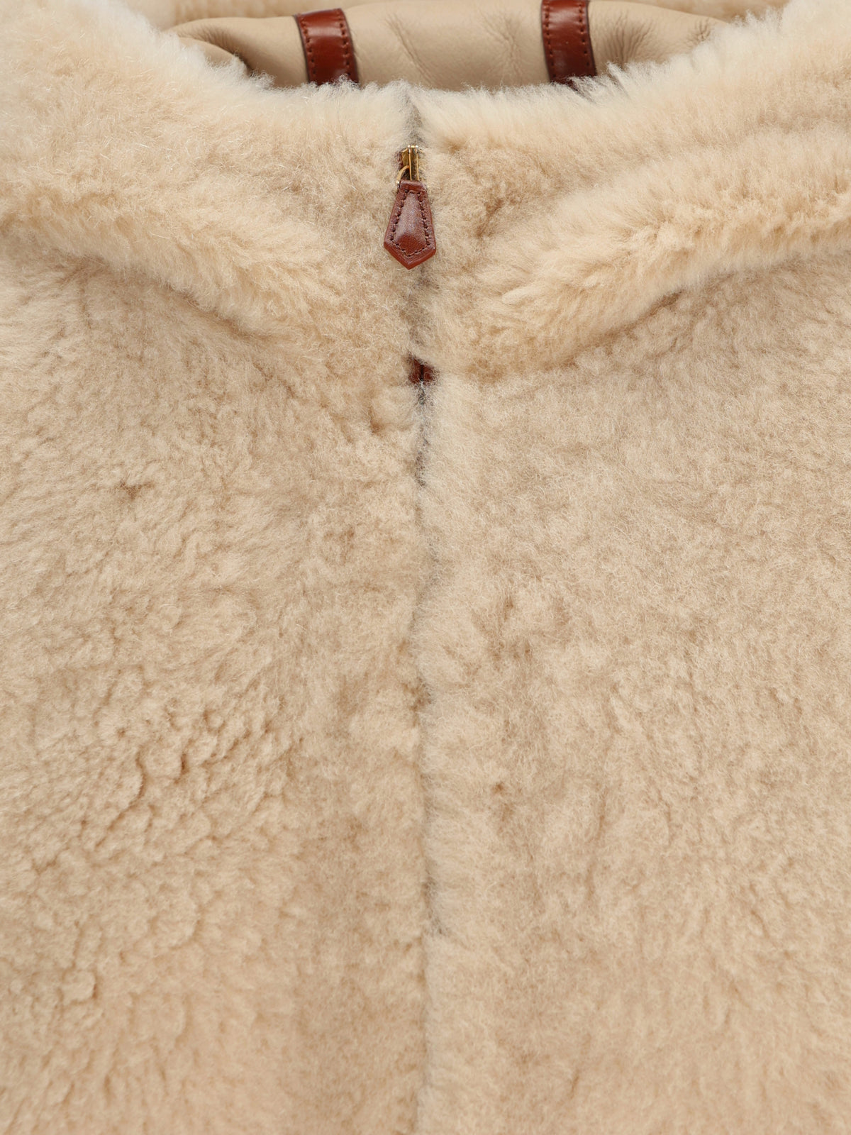 Parka realizzato in shearling FRW0608 D0YC LORO PIANA 