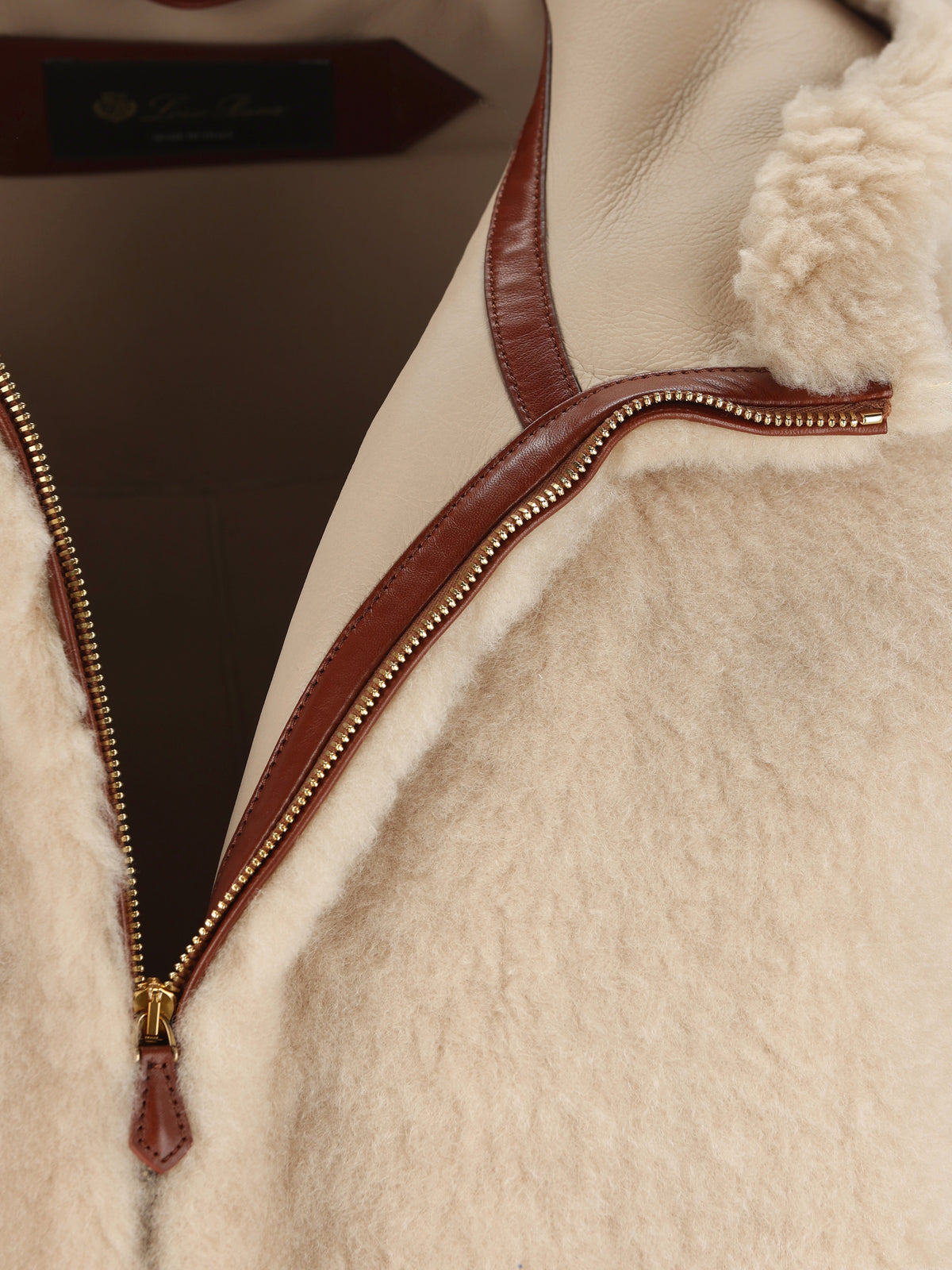 Parka realizzato in shearling FRW0608 D0YC LORO PIANA 