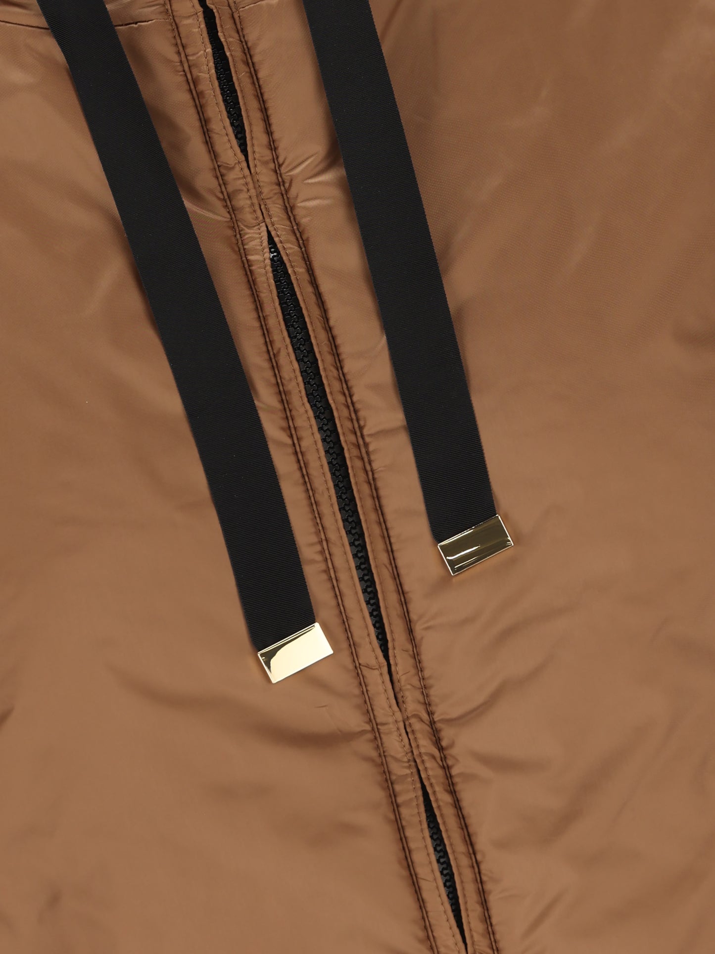 Giacca realizzata in poliestere. 2629486034600 051 MAX MARA - THE CUBE 