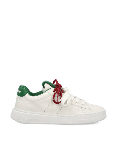 Sneakers realizzate in pelle di vitello. 5E387E 3L48F0A8Z MIU MIU 