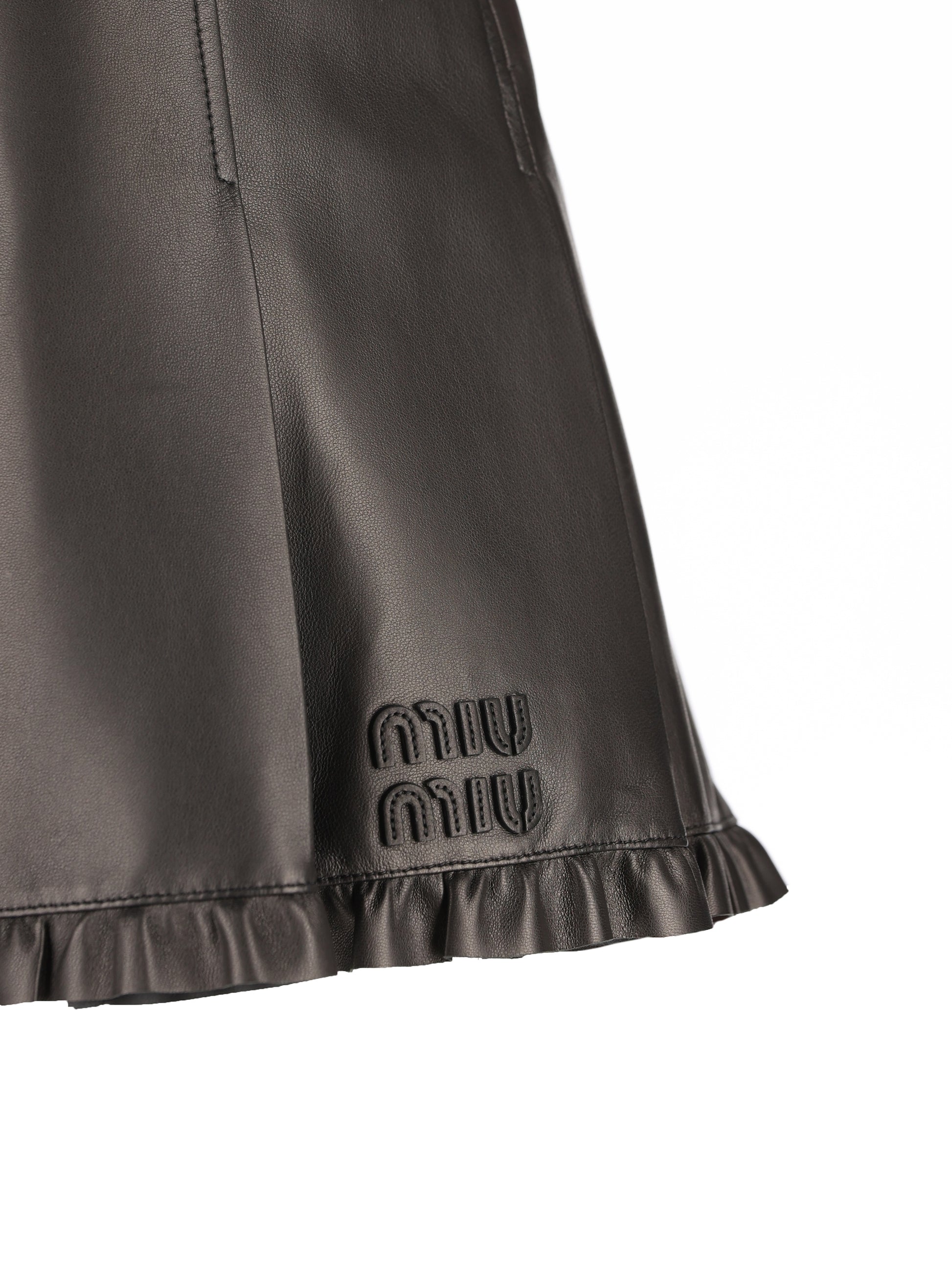 Gonna realizzata in nappa. MPD861 193YF0002 MIU MIU 