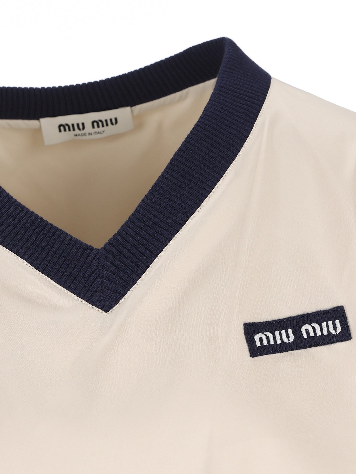 Felpa realizzata in poliestere. MT2247 1904F0D91 MIU MIU 