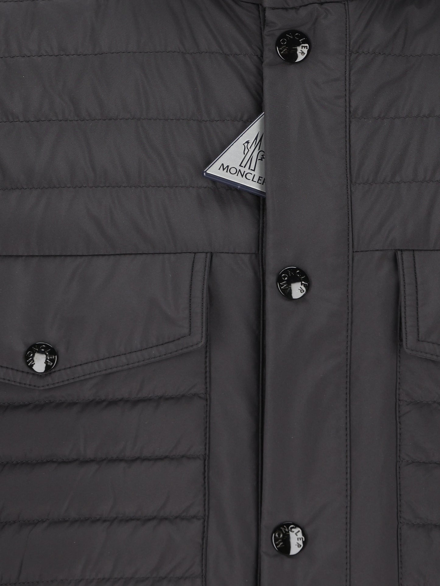 Piumino realizzato in poliestere riciclato. M1A00072 597YW999 MONCLER 