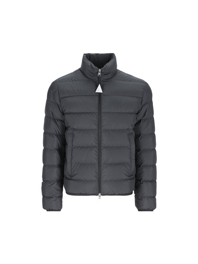 Piumino realizzato in tessuto tecnico. M1A00108 54A81999 MONCLER 