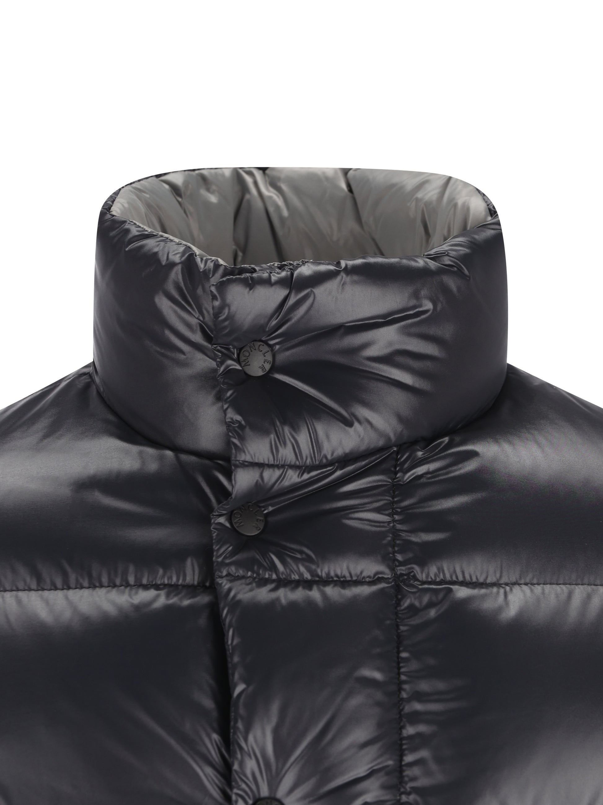 Piumino realizzato in poliammide. M1A00196 596XEP99 MONCLER 