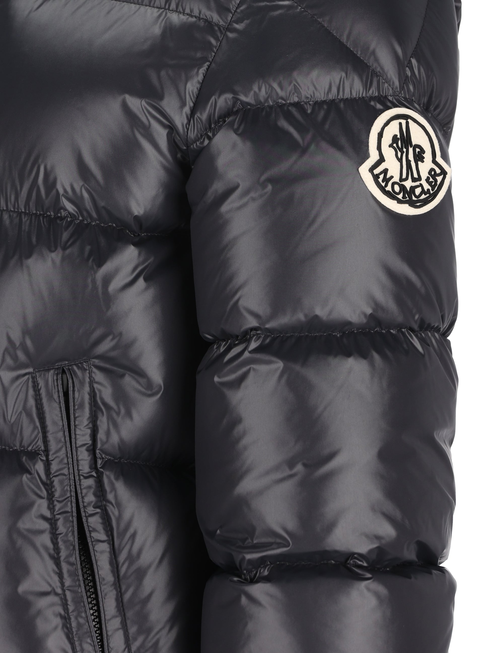 Piumino realizzato in poliammide. M1A00196 596XEP99 MONCLER 