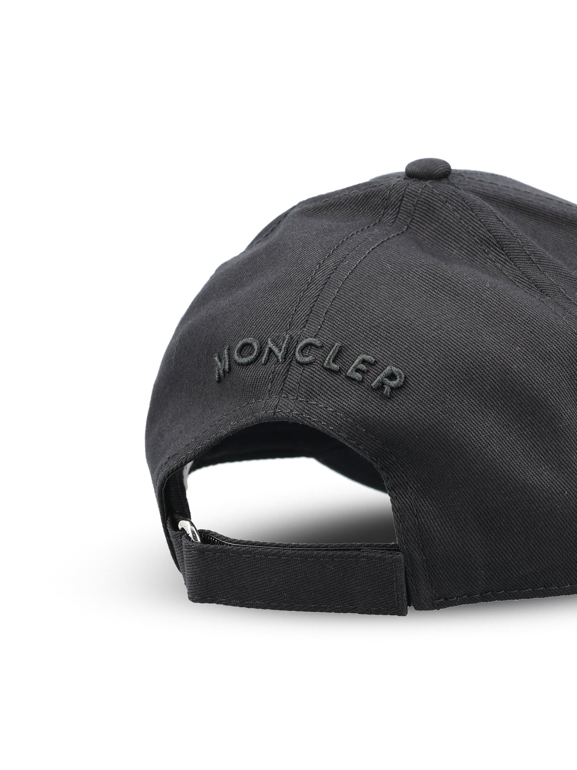 Cappellino realizzato in cotone. M3B00037 04863999 MONCLER 