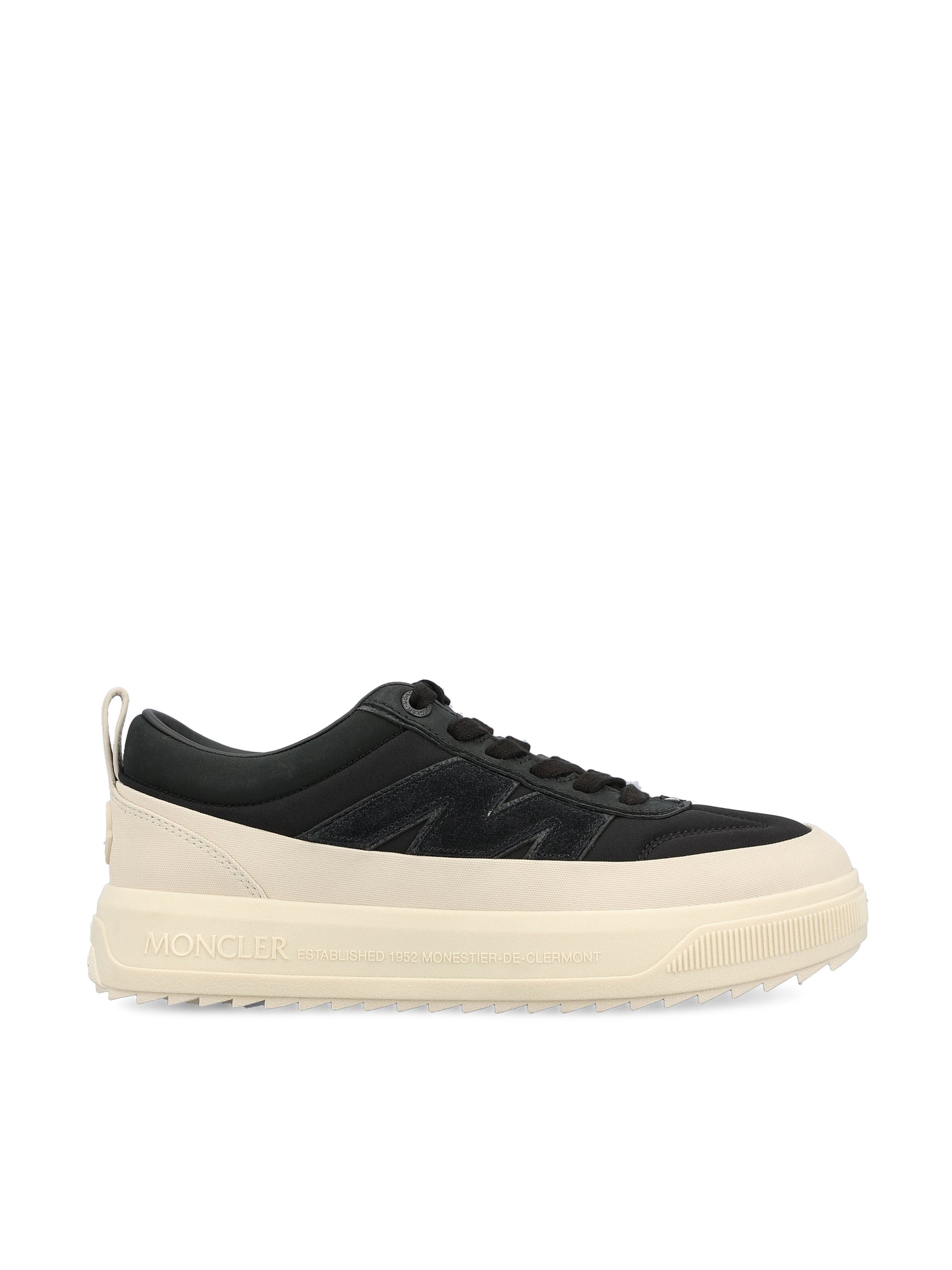 Sneakers realizzate in pelle. M4M00190 M7091999 MONCLER 