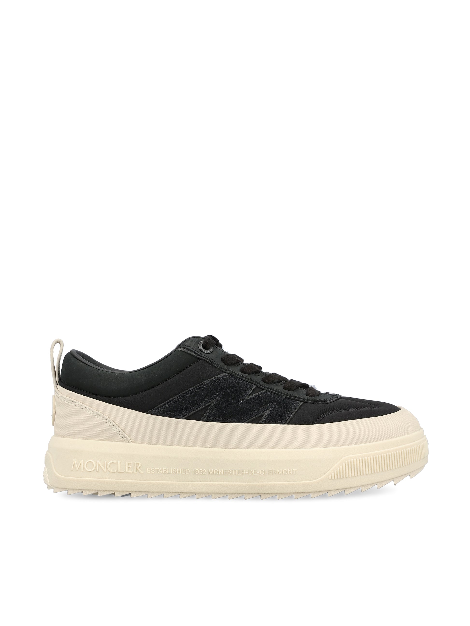 Sneakers realizzate in pelle. M4M00190 M7091999 MONCLER 
