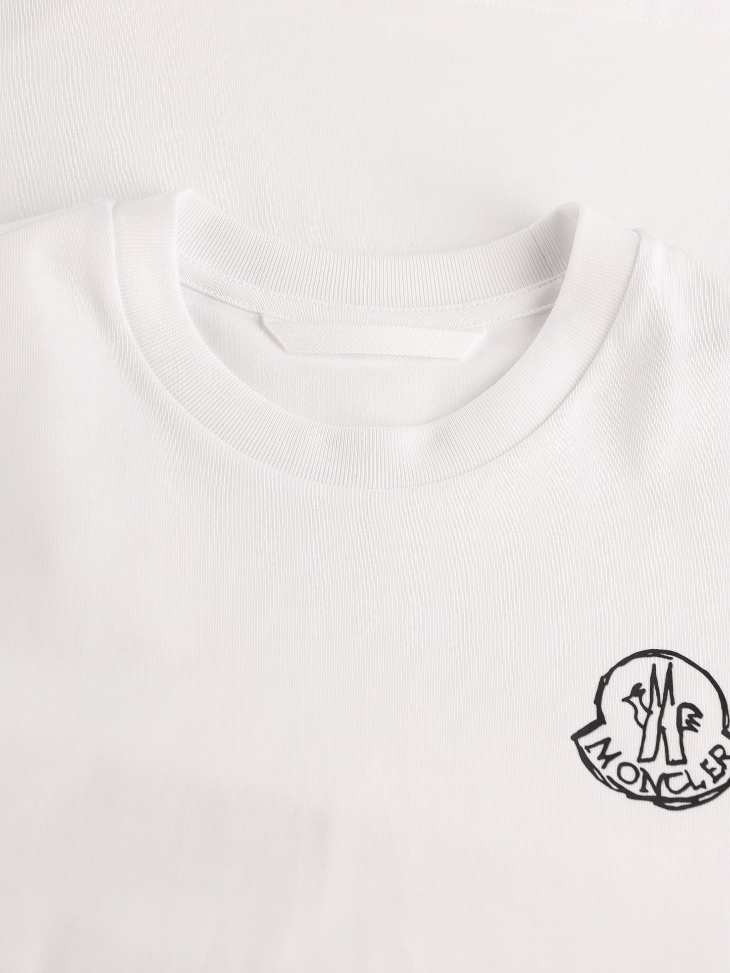 T-Shirt realizzata in cotone. M8C00025 89AUG00A MONCLER 