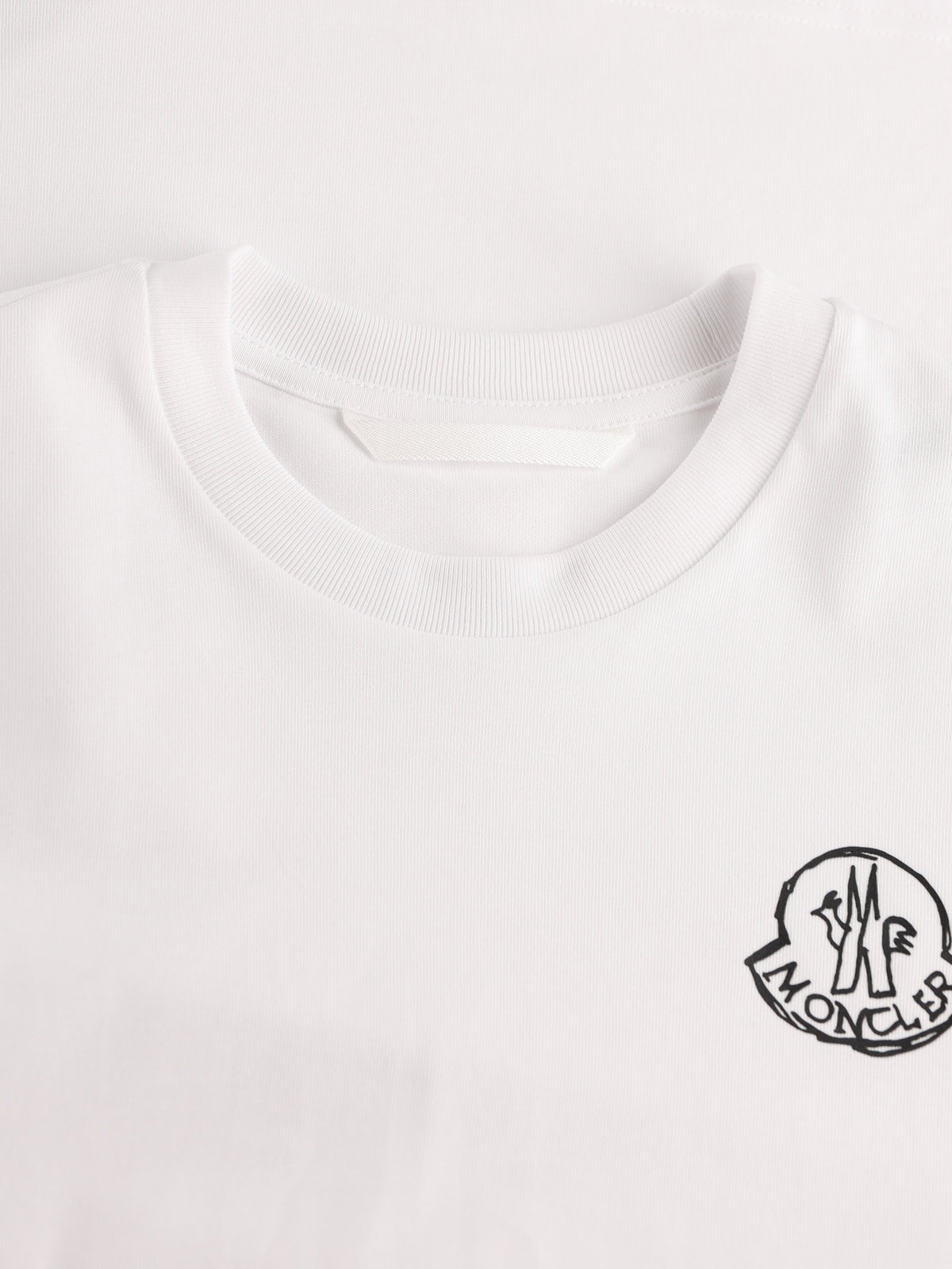 T-Shirt realizzata in cotone. M8C00025 89AUG00A MONCLER 