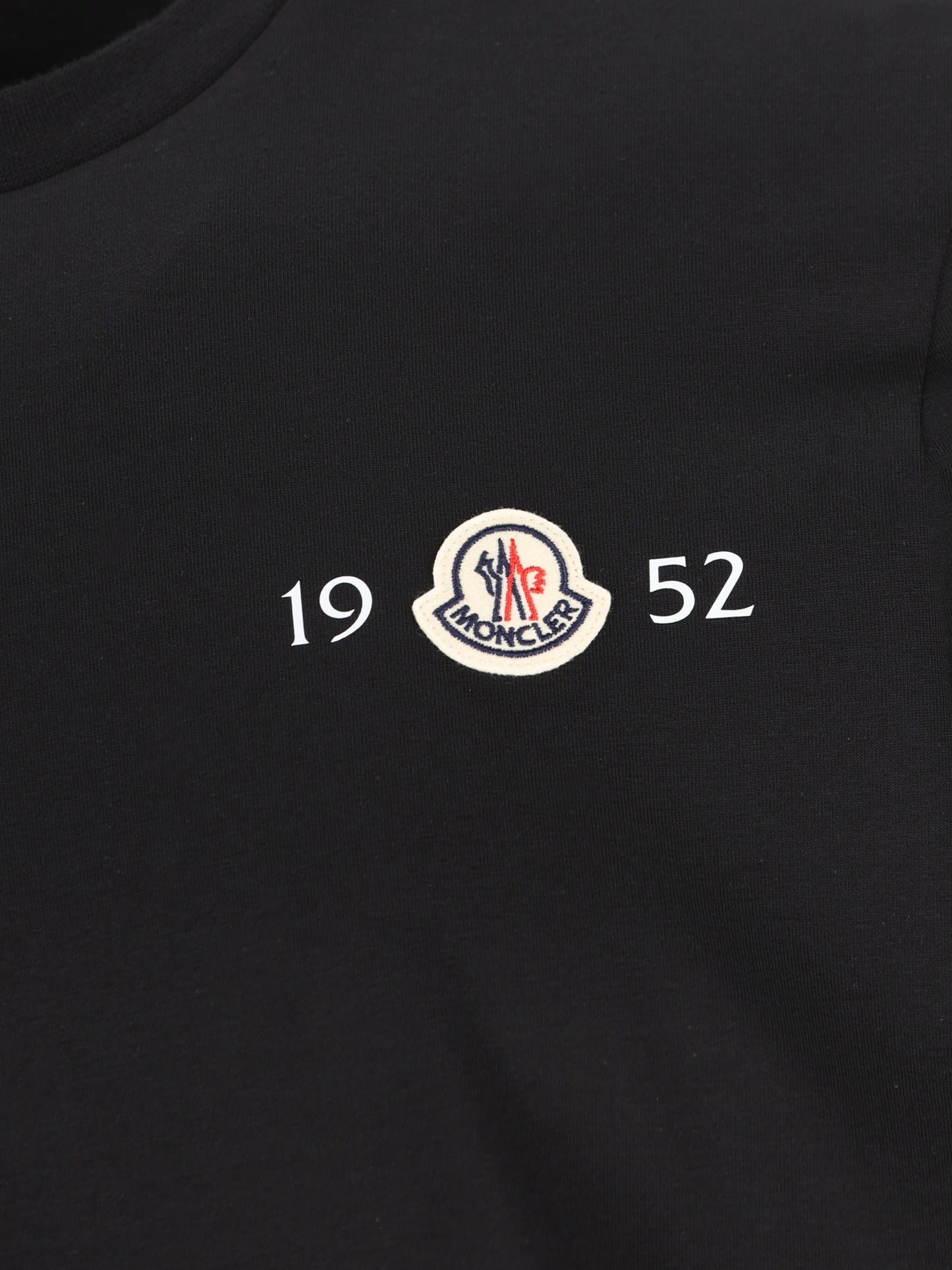  M8C00052 8790F999 MONCLER 