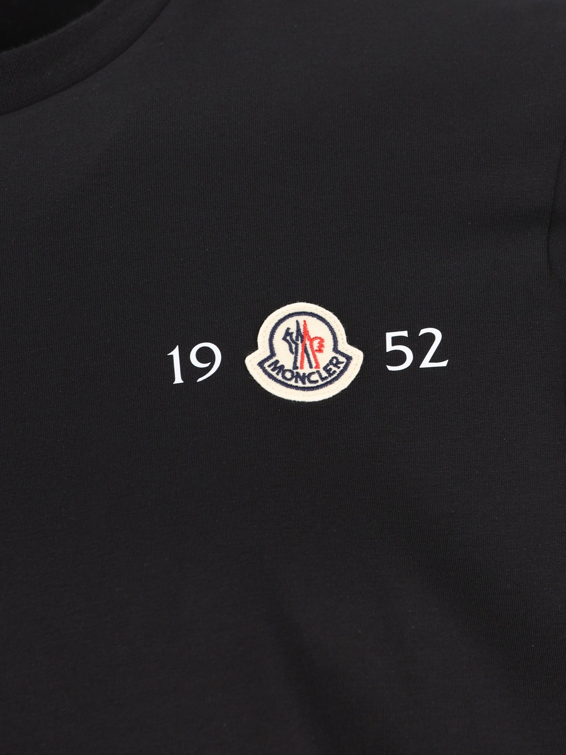  M8C00052 8790F999 MONCLER 