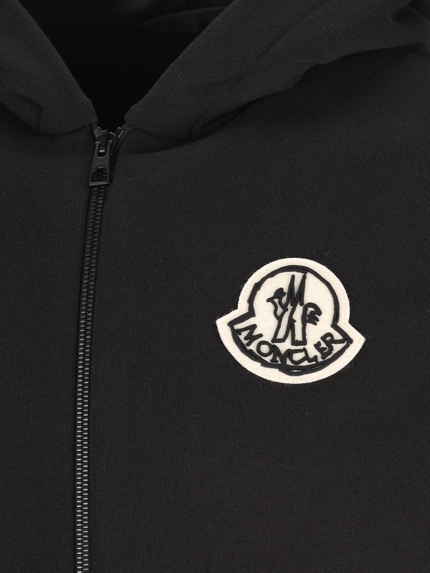 Felpa realizzata in cotone. M8G00027 899V4999 MONCLER 