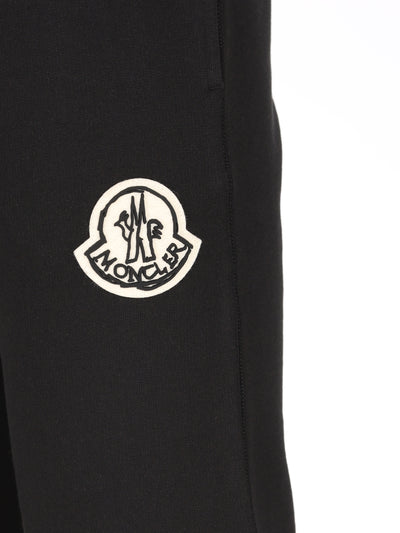 Pantaloni realizzati in cotone M8H00012 899V4999 MONCLER 