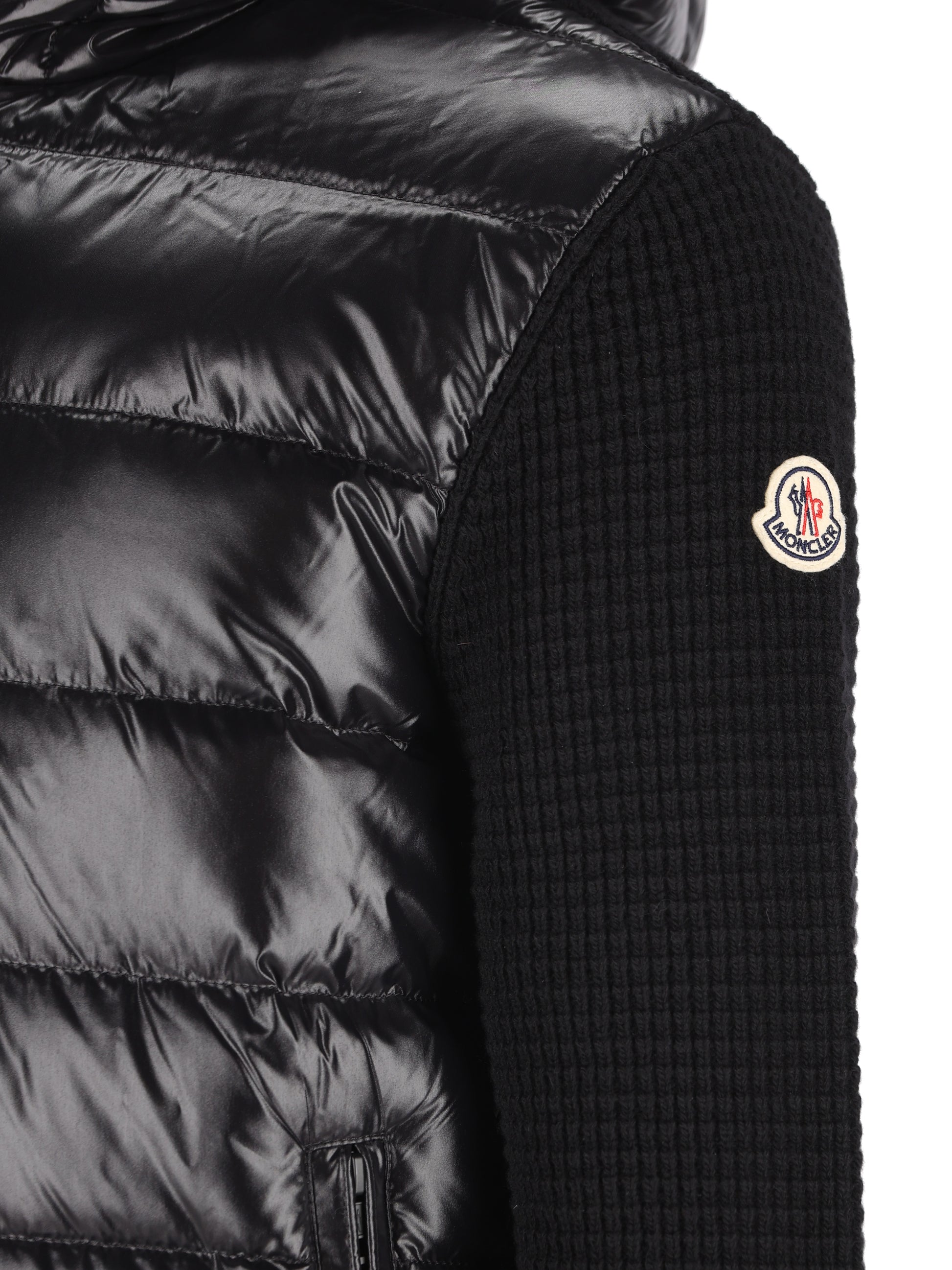 Cardigan realizzato in misto lana. M9B00059 M4281999 MONCLER 