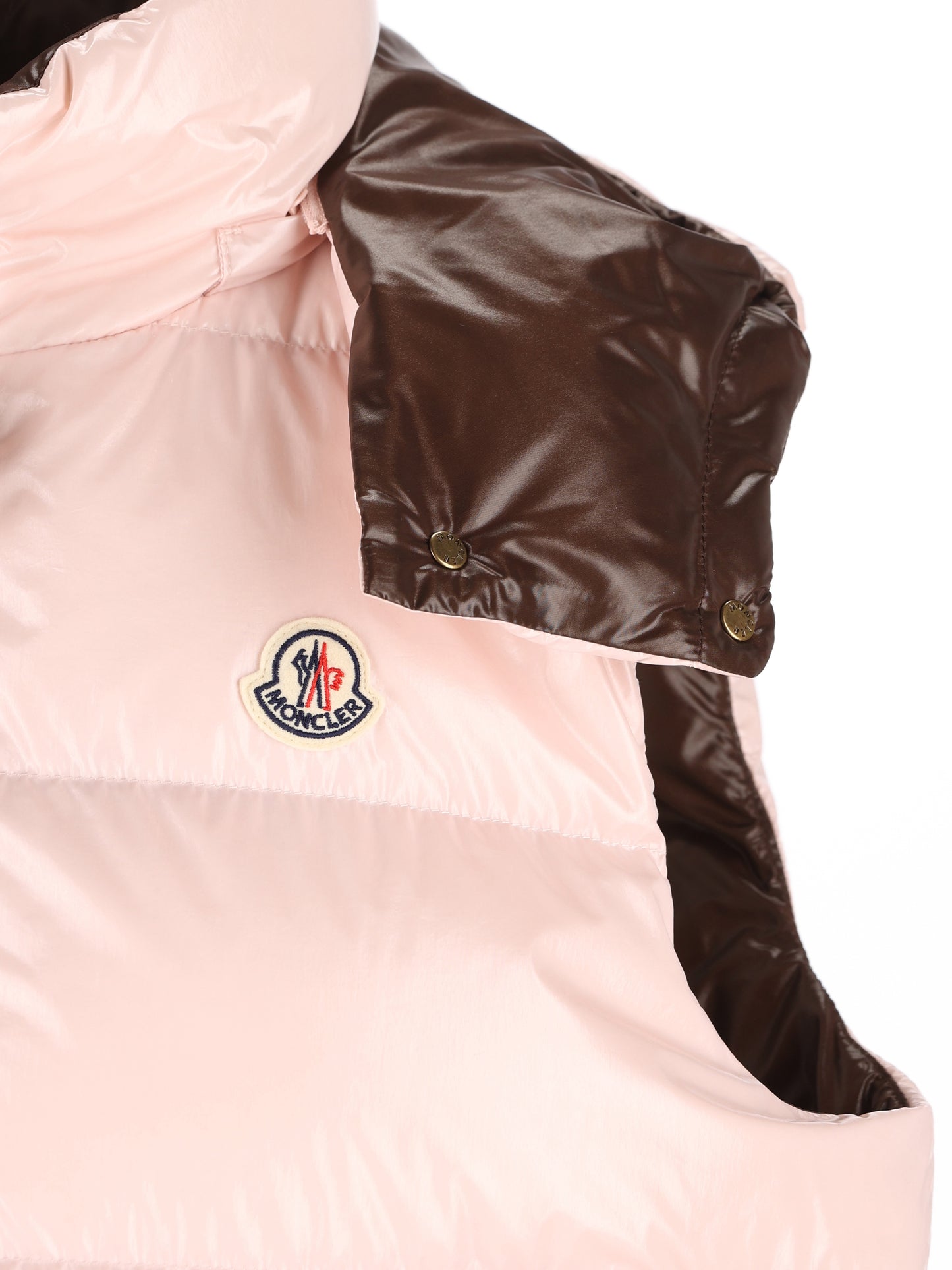 Gilet realizzato in nylon. W1A00005 597EU519 MONCLER 