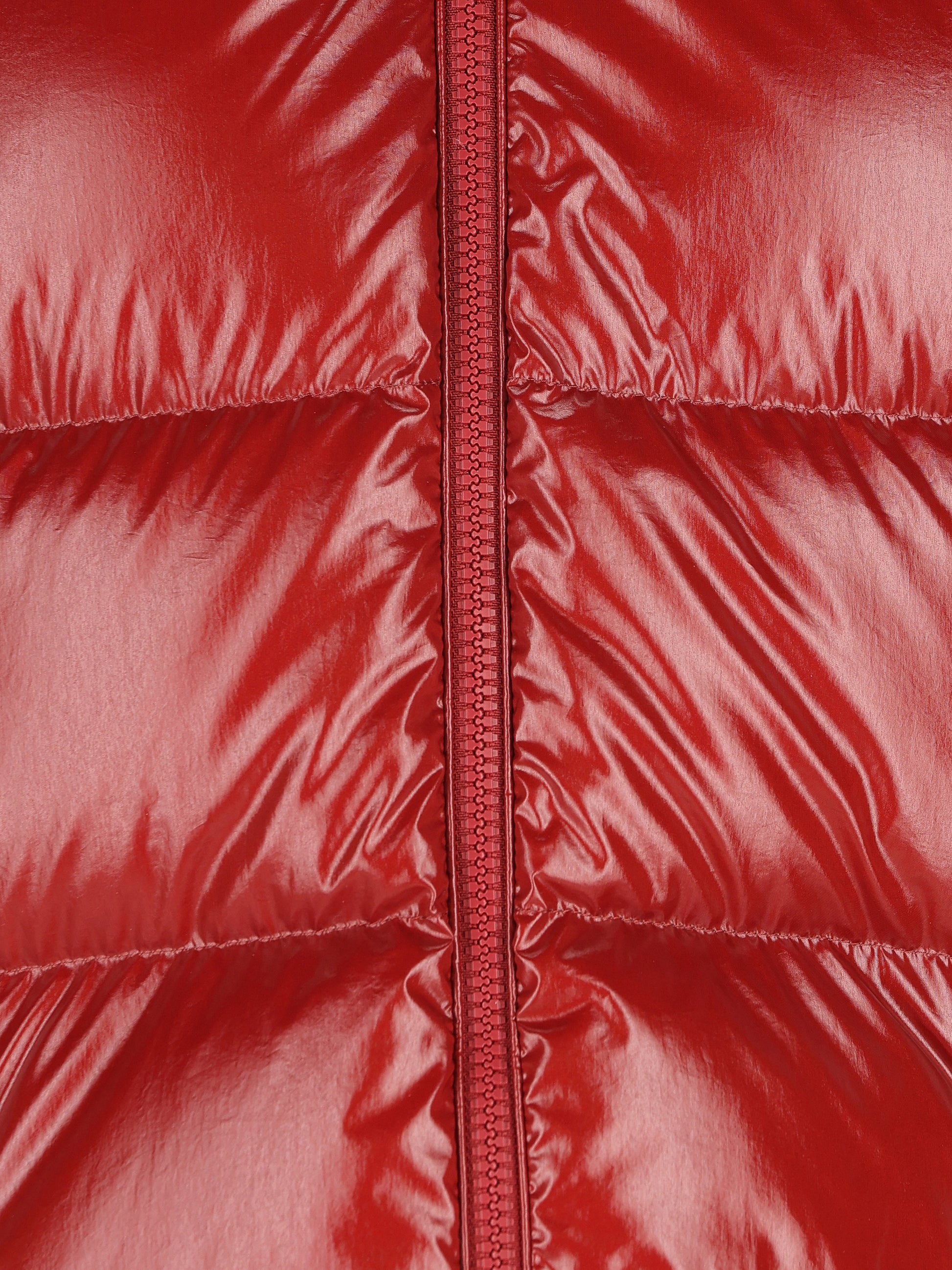 Piumino realizzato in nylon. W1A00031 597EU472 MONCLER 