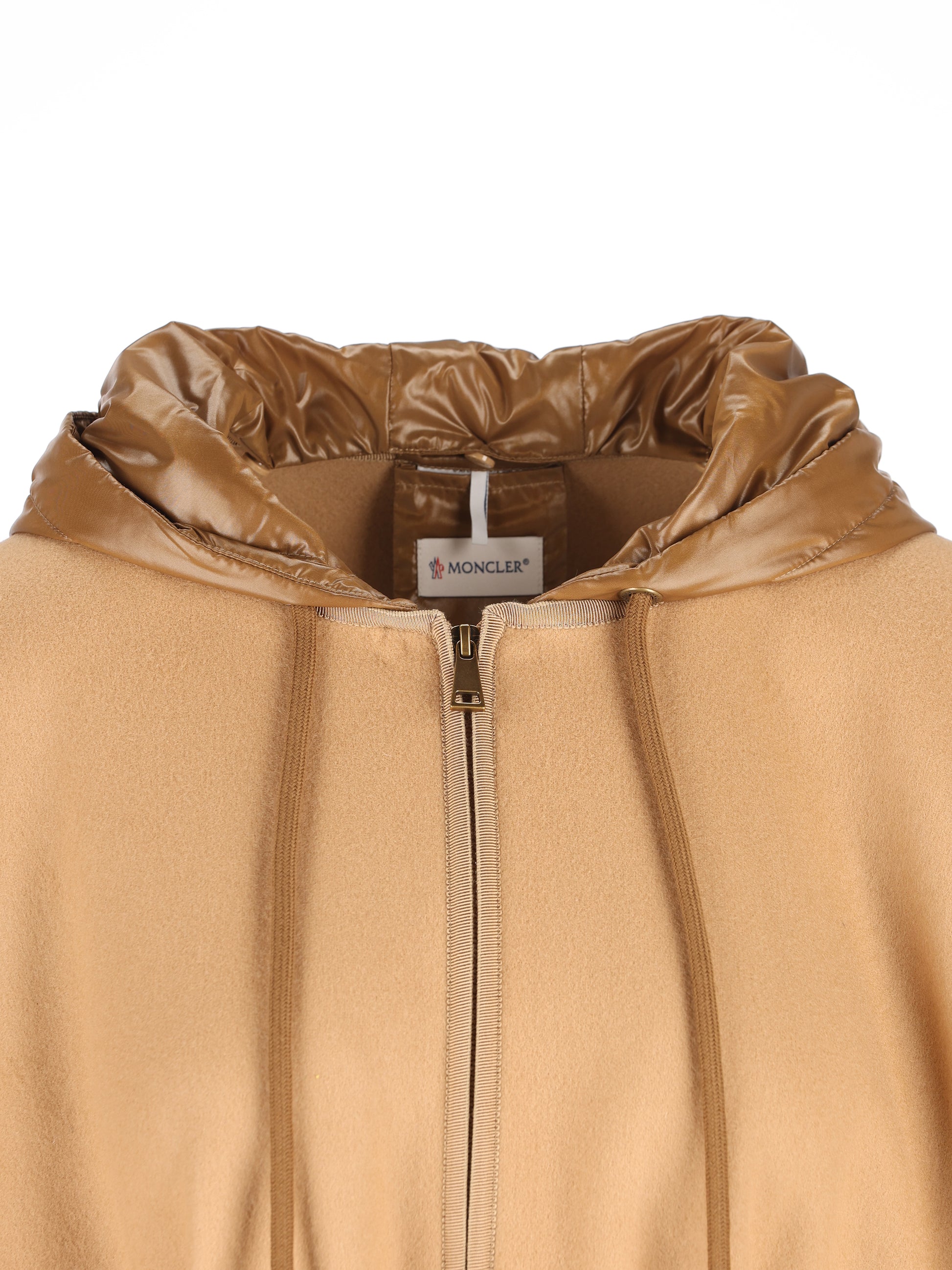 Mantella realizzata in misto lana. W3G00019 599DP249 MONCLER 
