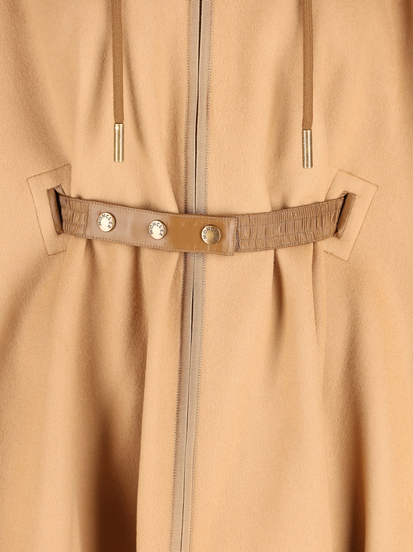 Mantella realizzata in misto lana. W3G00019 599DP249 MONCLER 