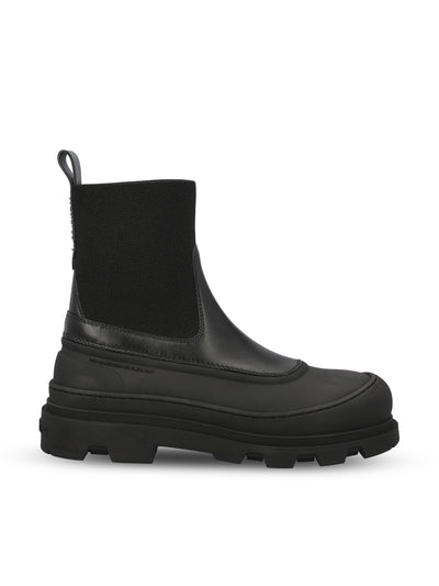 Stivaletti realizzati in pelle e gomma. W4F00030 M9918999 MONCLER 