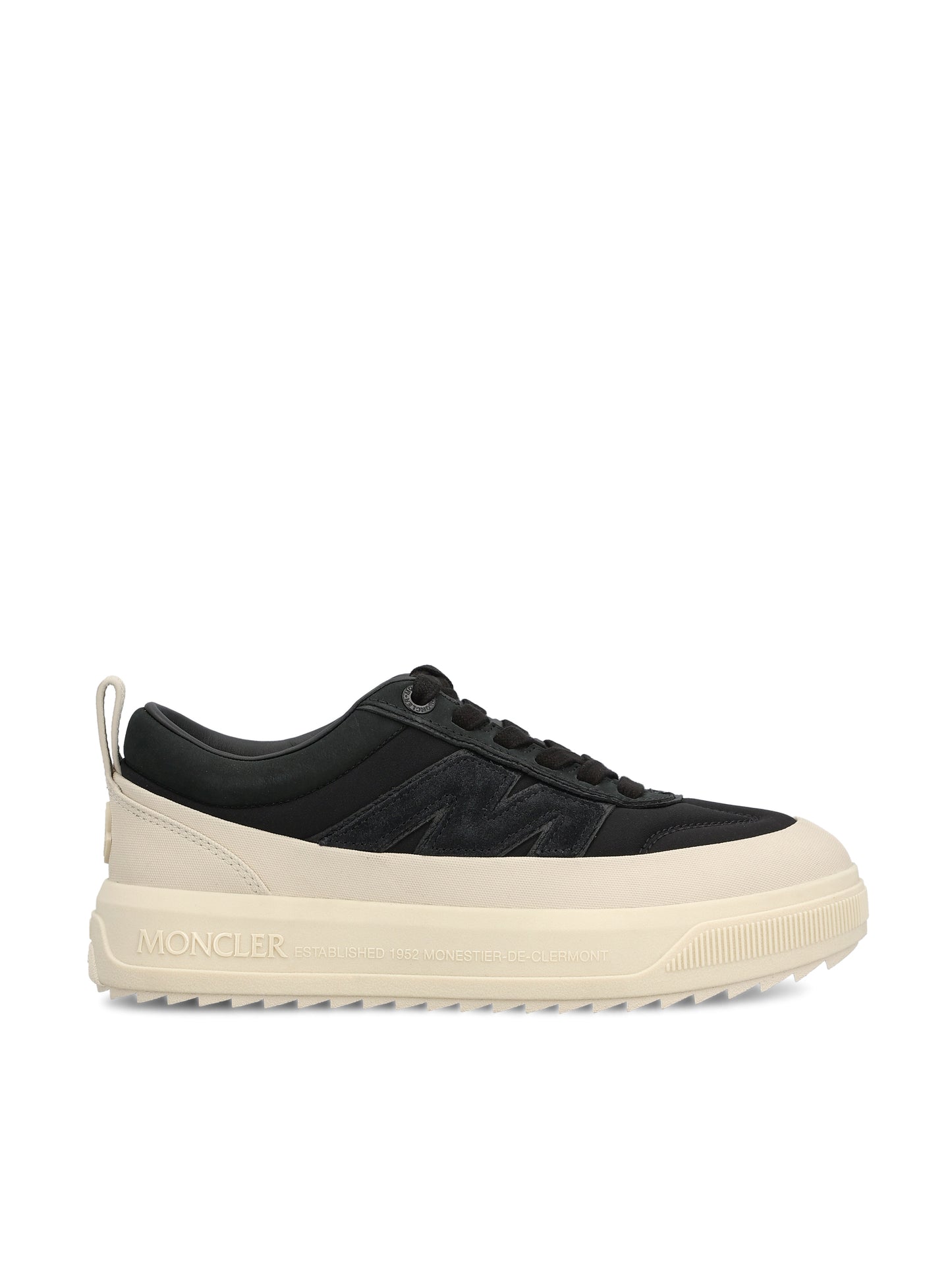 Sneakers realizzate in pelle. W4M00150 M7091999 MONCLER 