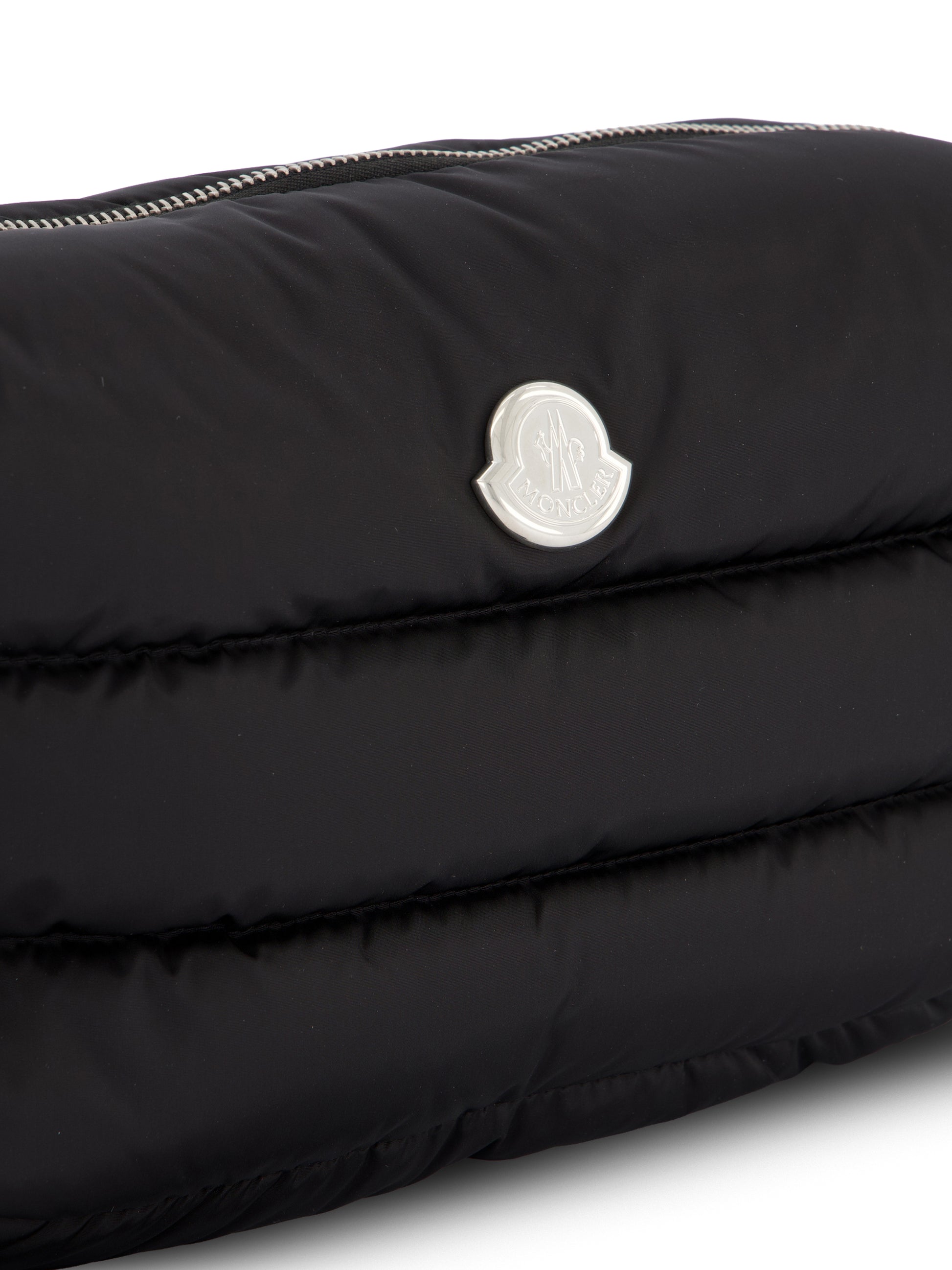 Beauty case realizzato in poliammide. W6A00003 M6275999 MONCLER 