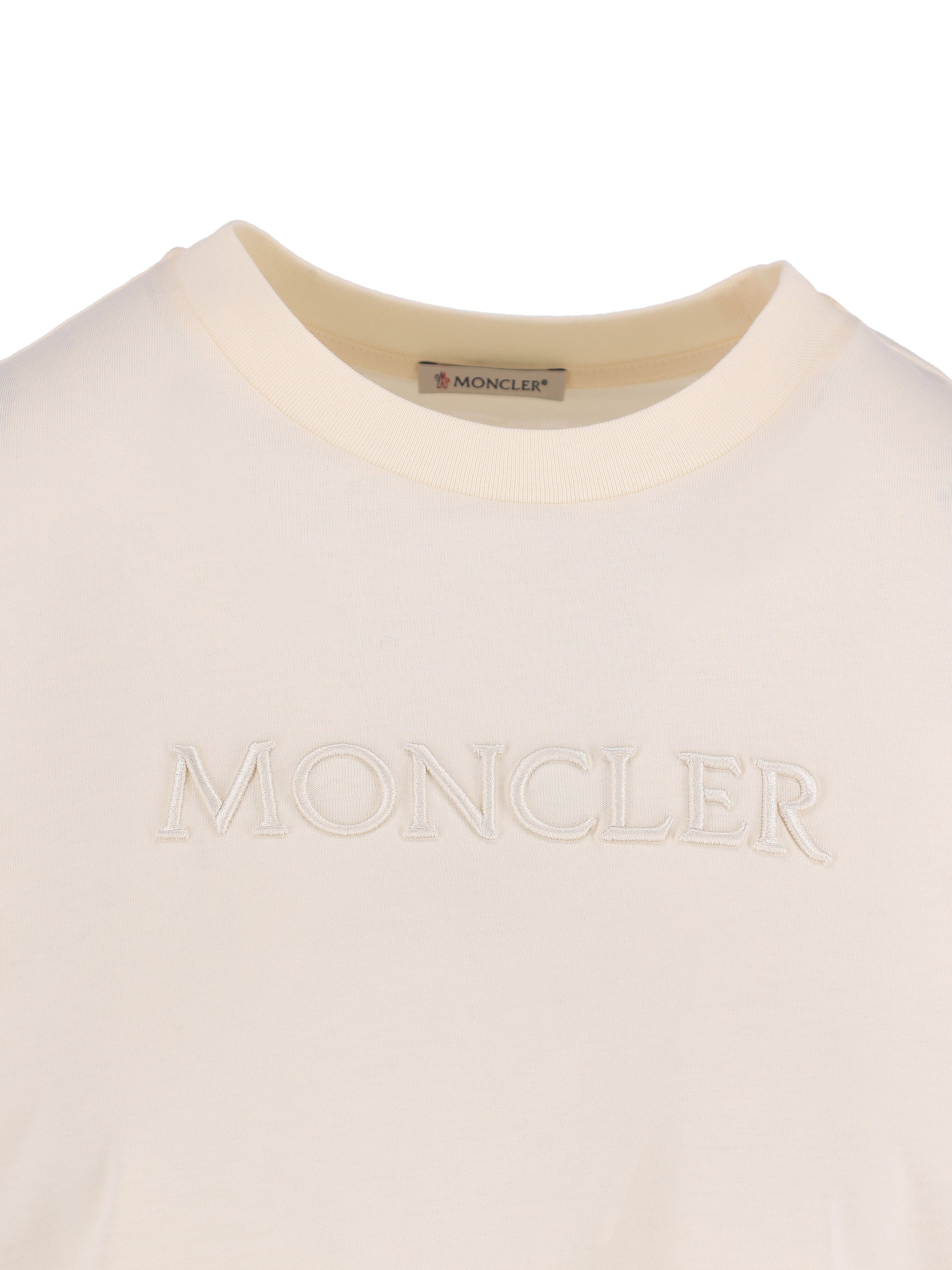 T-Shirt realizzata in cotone. W8C00021 89AUO037 MONCLER 